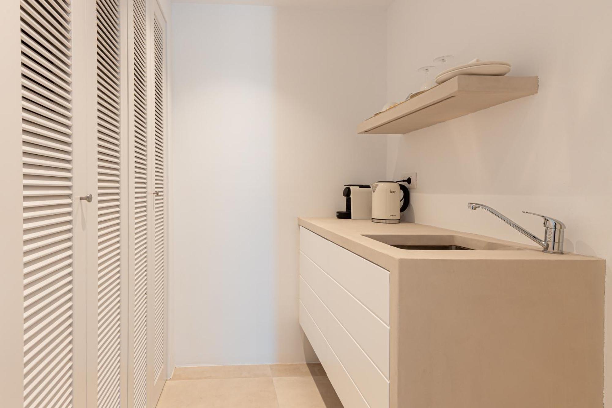 Double Room - Photo 9