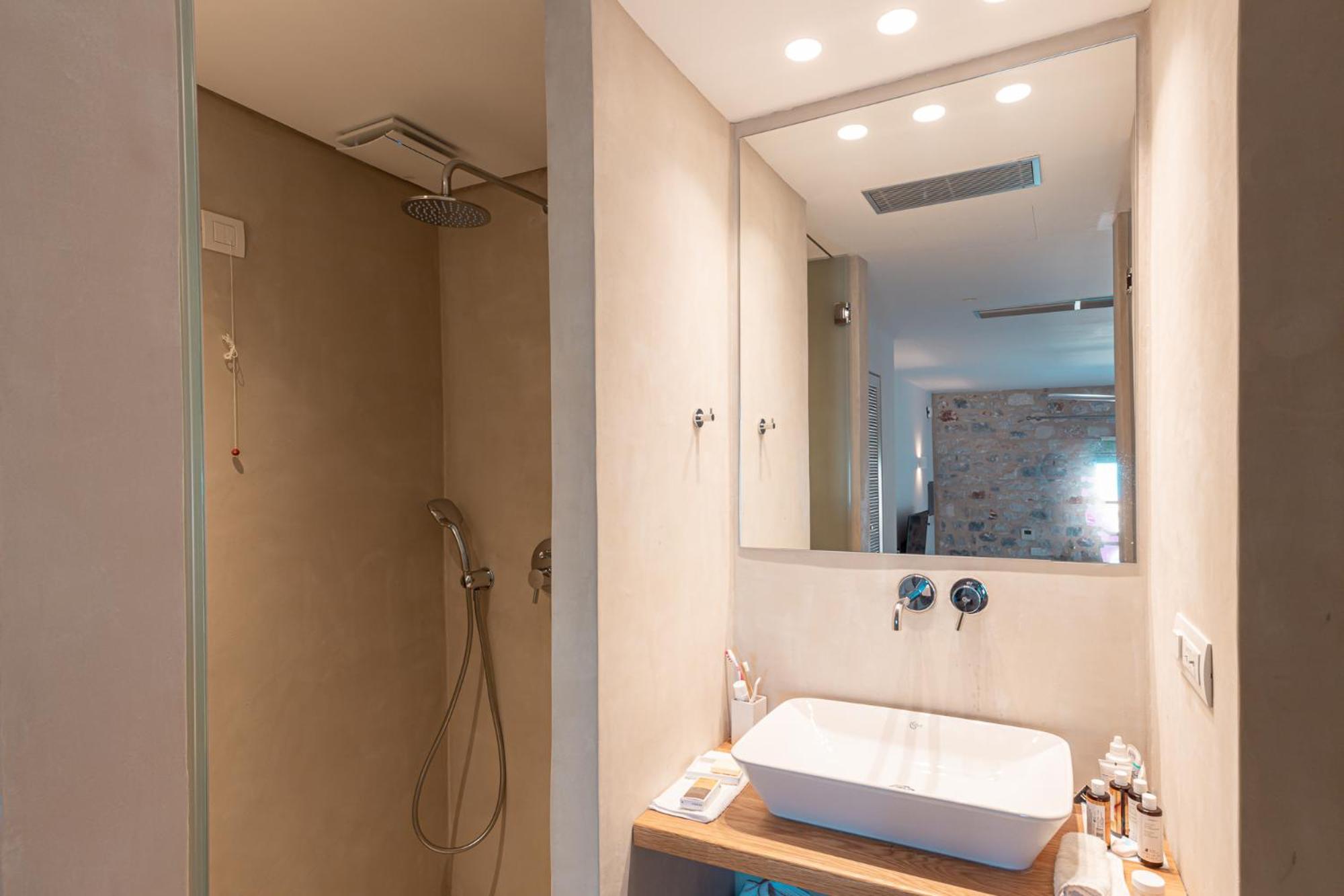Double Room - Photo 3