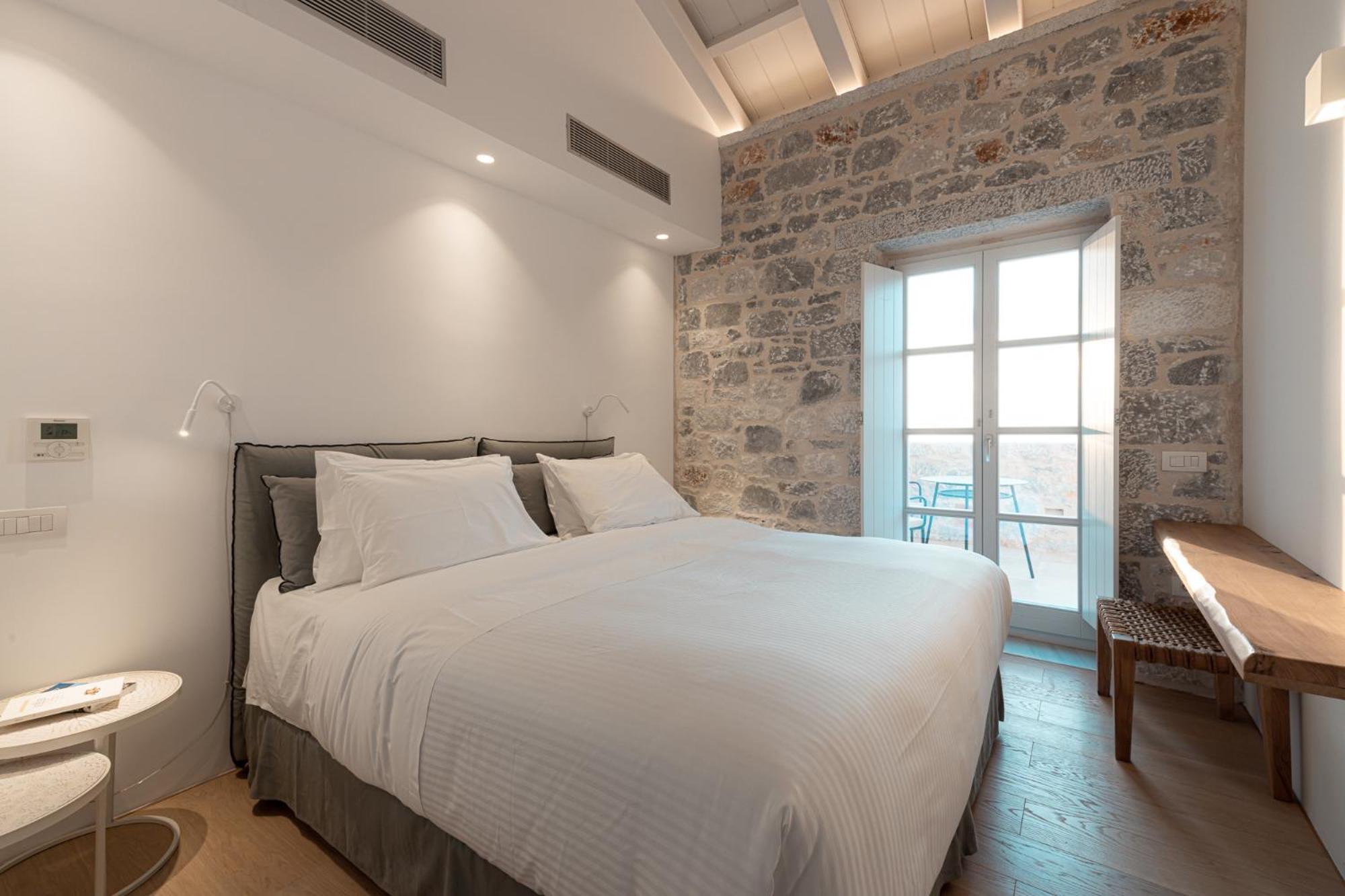 Two-Bedroom Suite - Photo 17