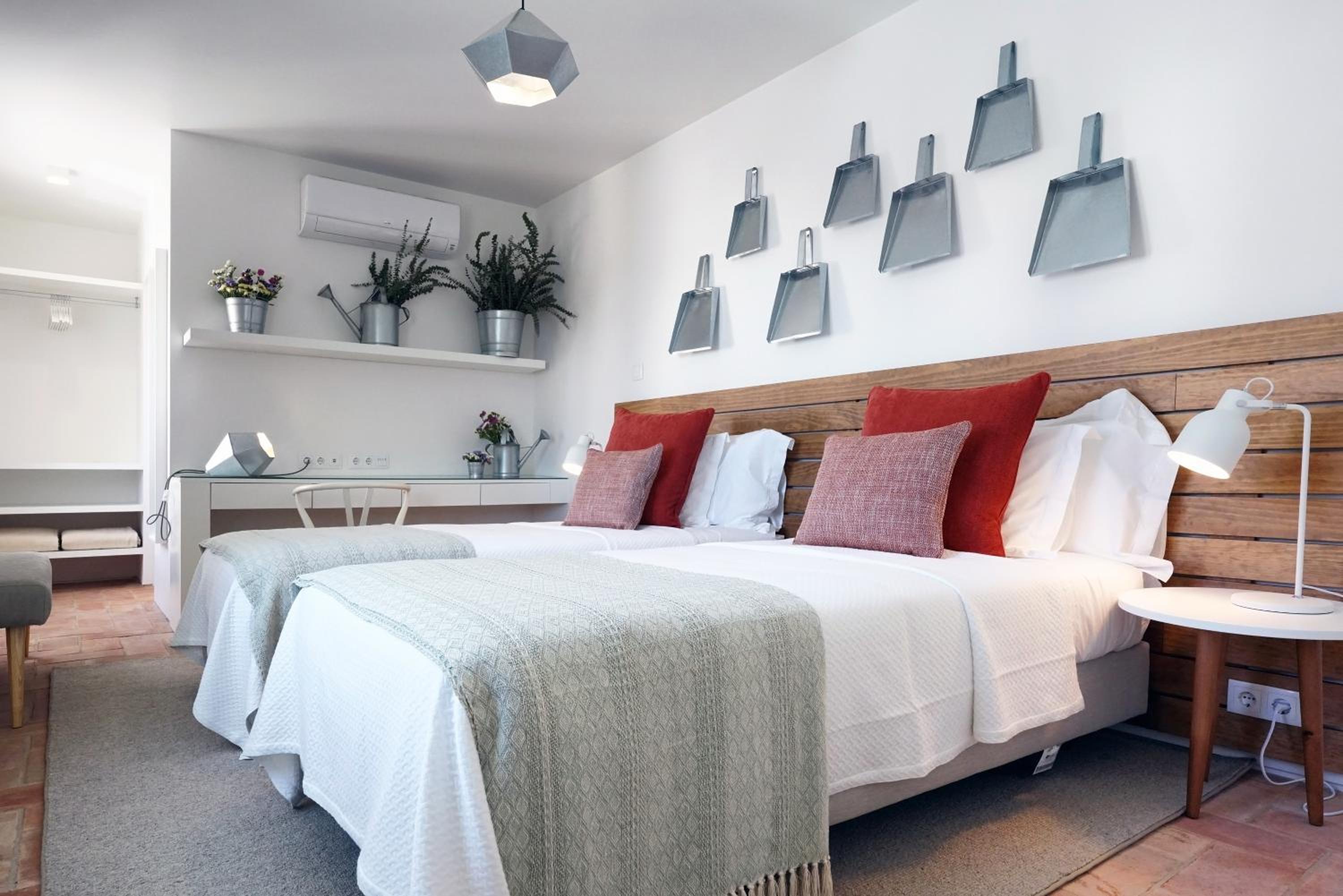 Double Room - Photo 7