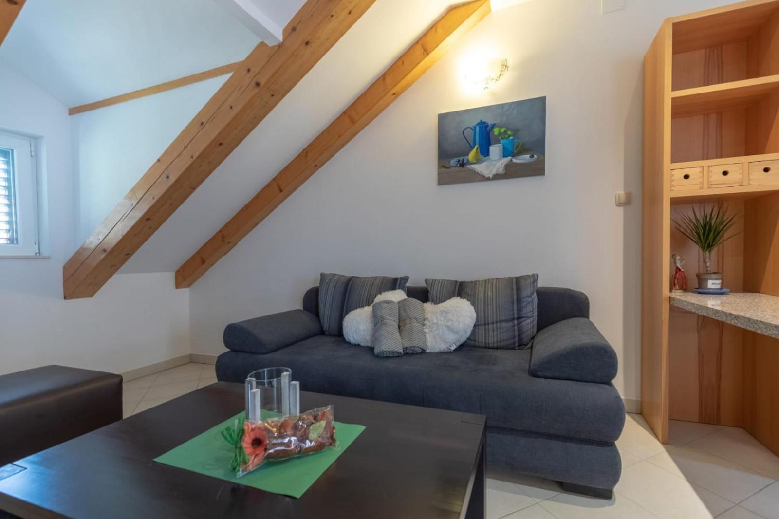 Apartment with Terrace - Photo 16