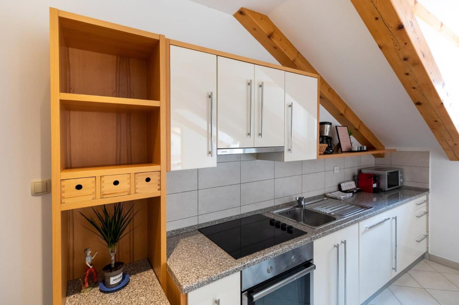Apartment with Terrace - Photo 12