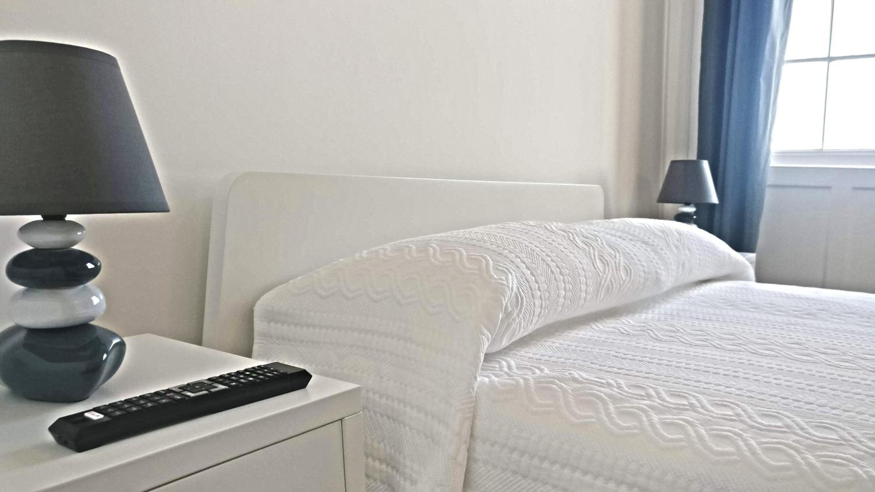 Deluxe Double Room with Side Sea View photo 3