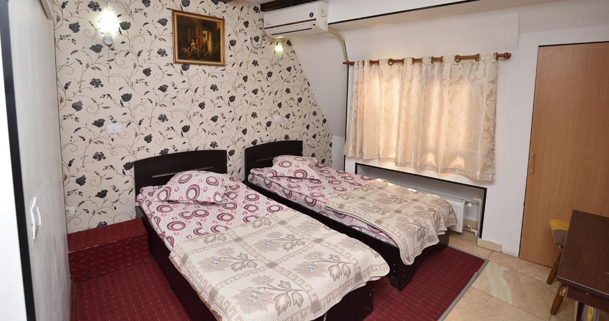 Standard Double/Twin Room - Photo 20