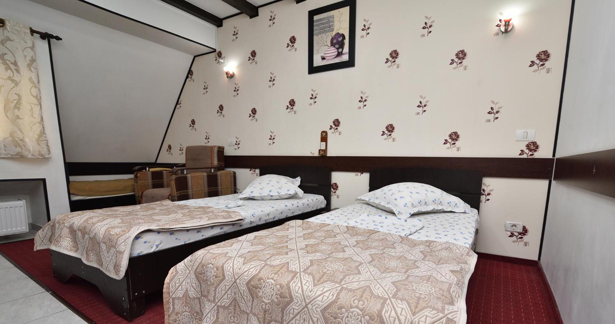 Standard Double/Twin Room - Photo 21