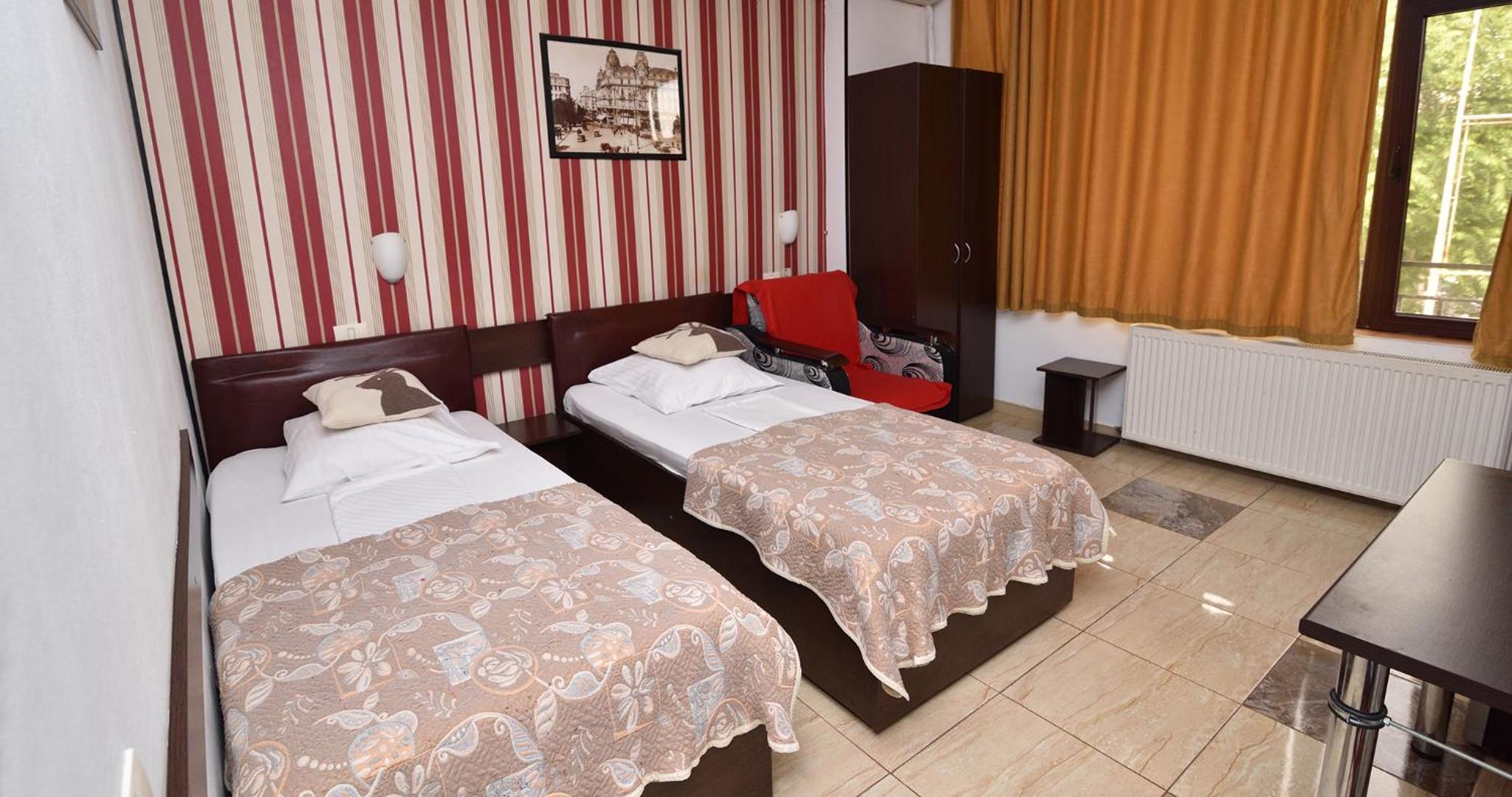 Standard Double/Twin Room - Photo 2