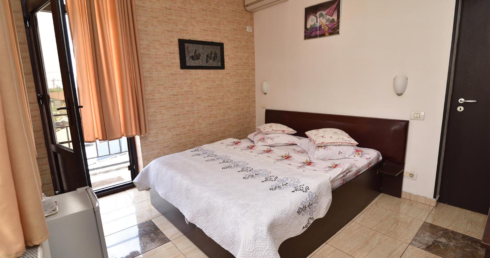 Standard Double/Twin Room - Photo 3