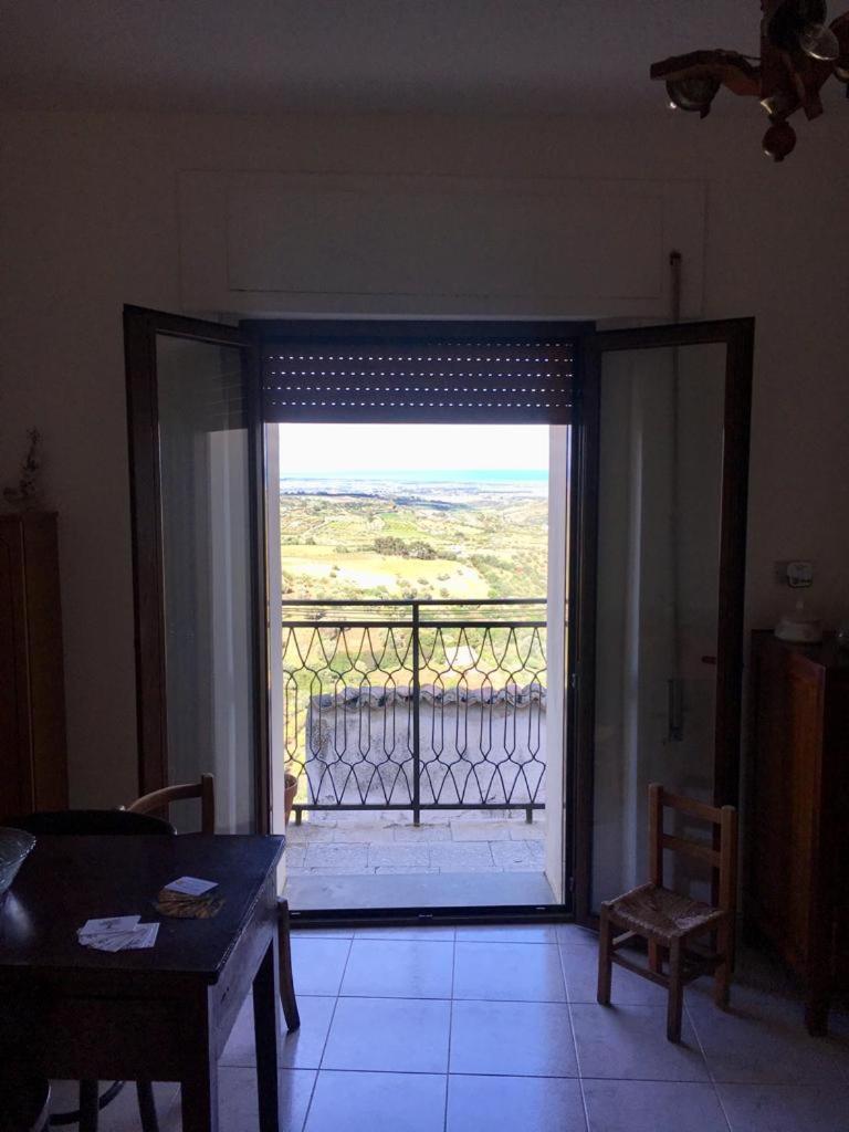 One-Bedroom House - Photo 23