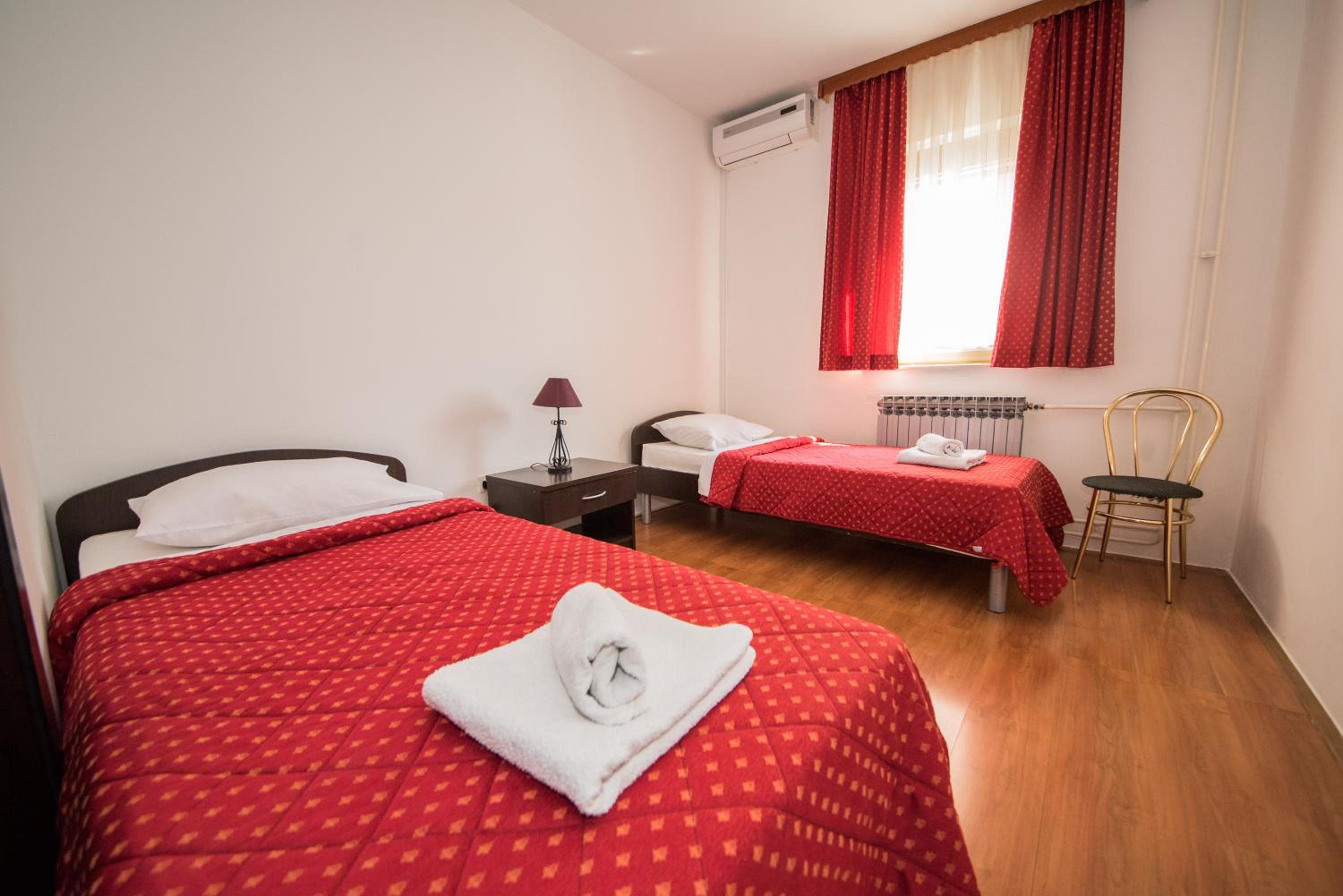 Twin Room with Private Bathroom photo 1