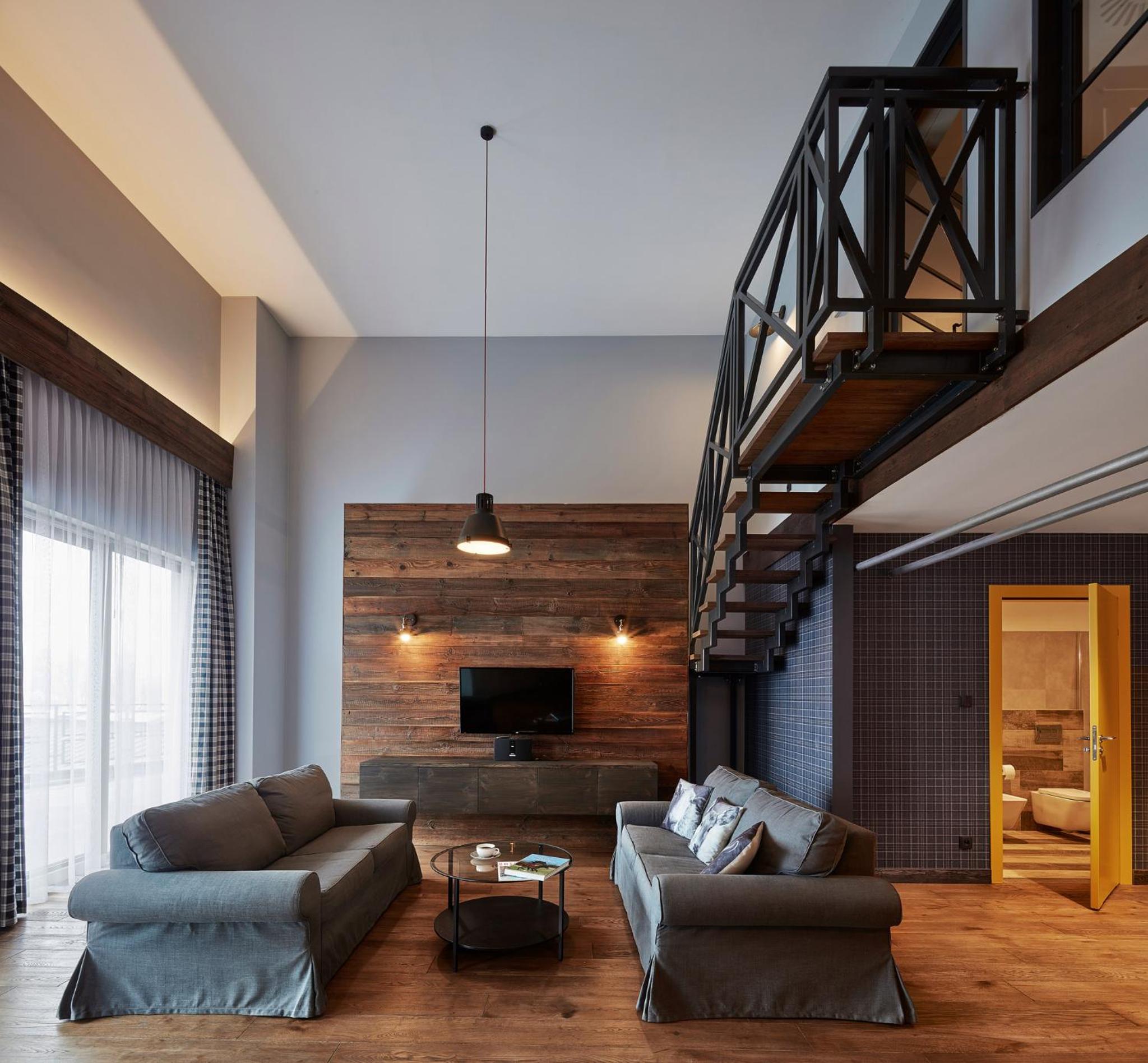 Apartment - Split Level - Photo 5