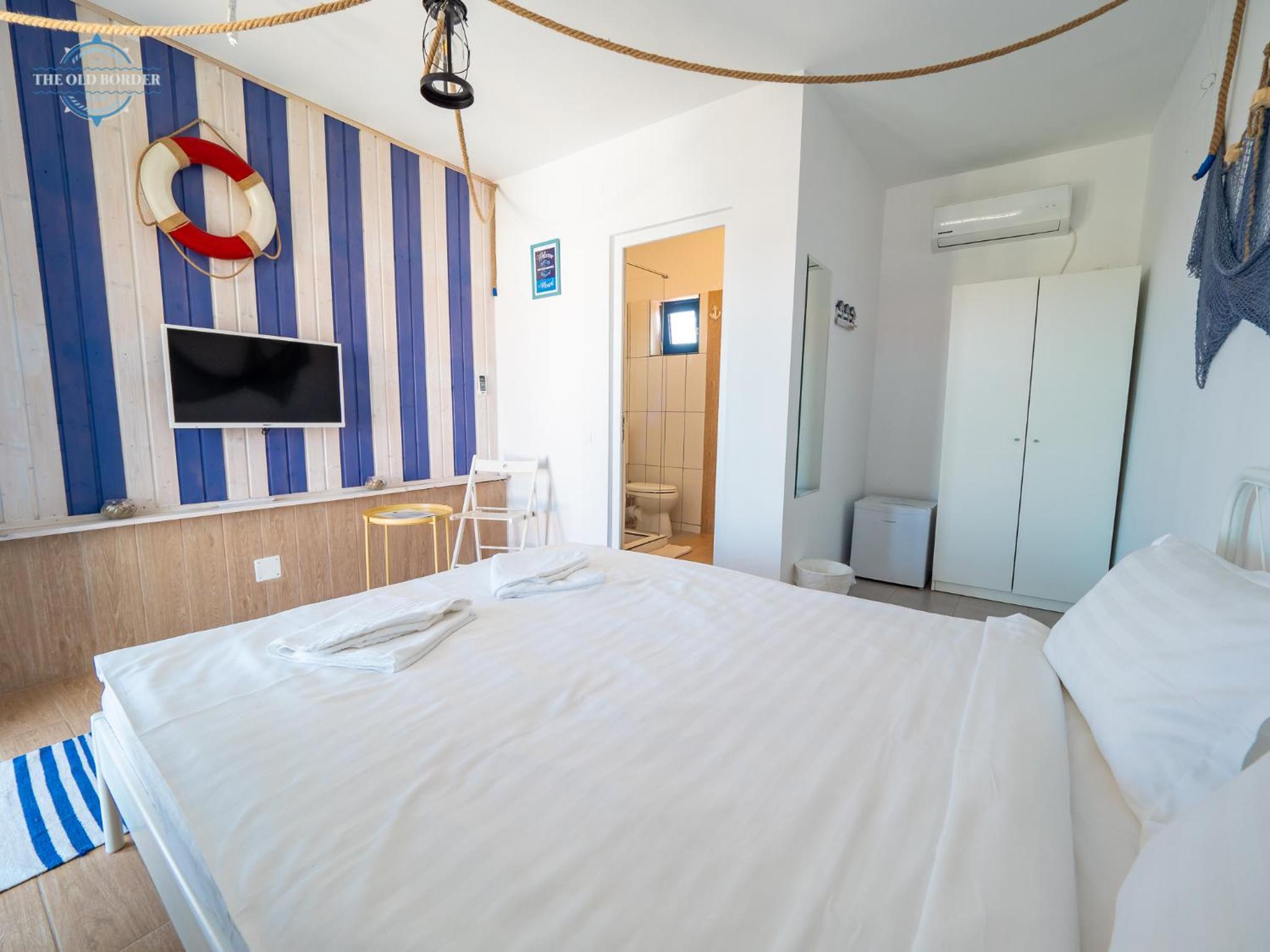 Double Room - Photo 7