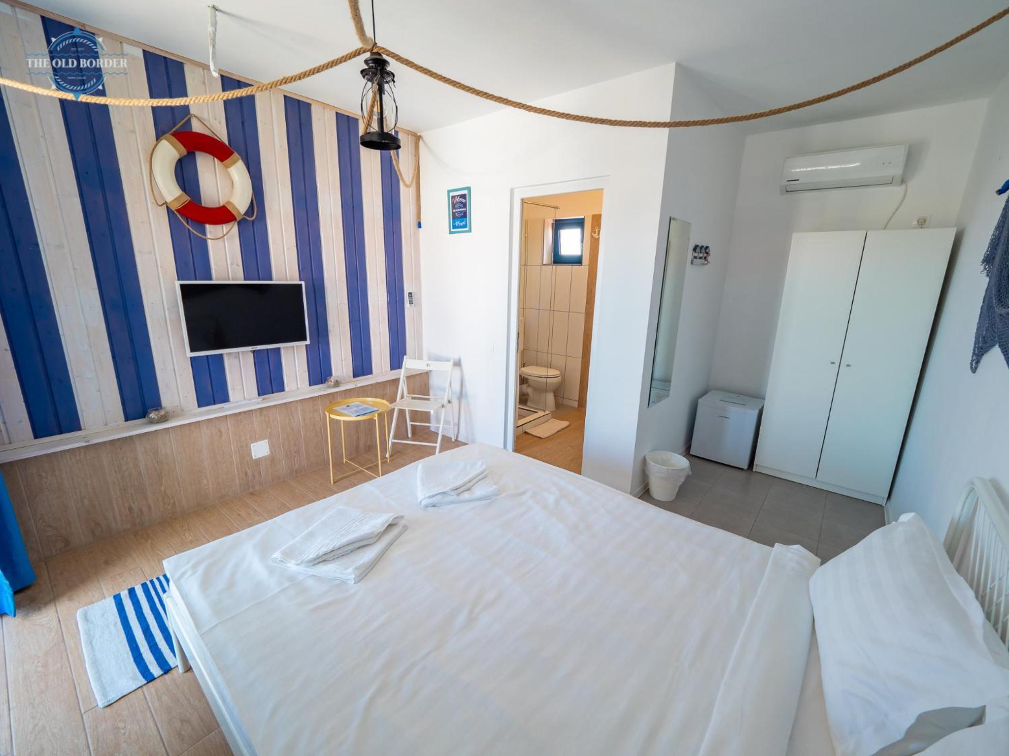 Double Room - Photo 8