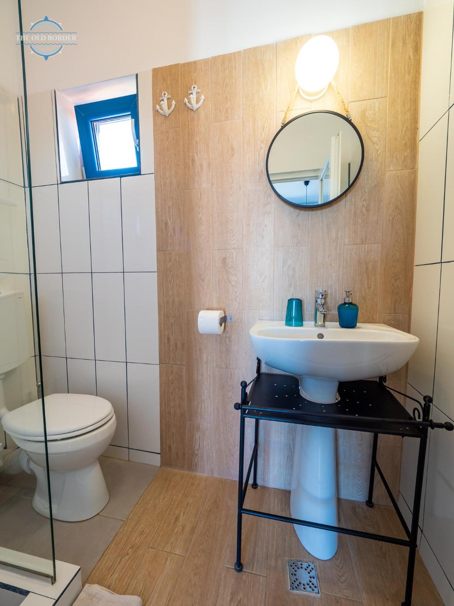 Double Room - Photo 10