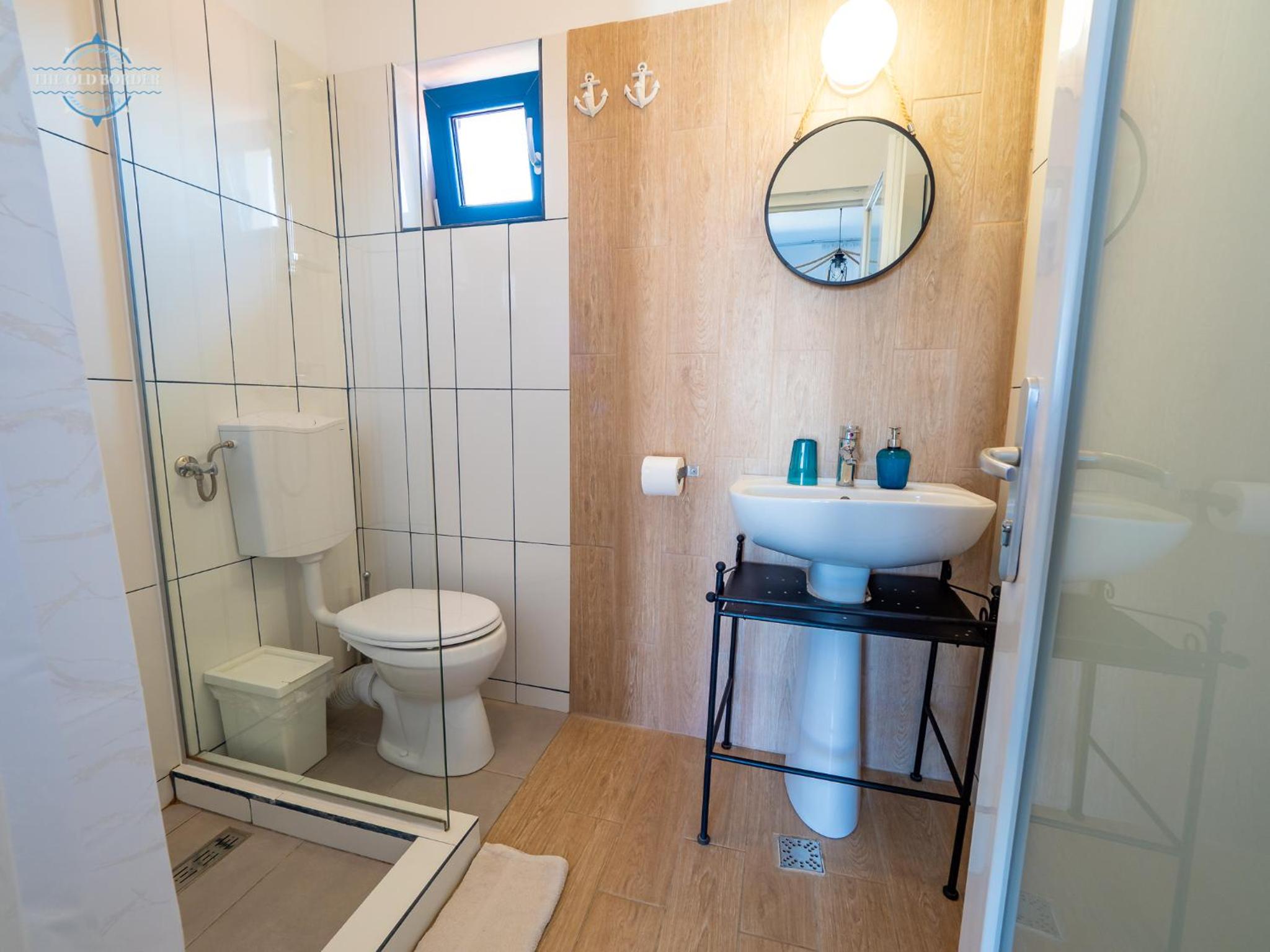 Double Room - Photo 11
