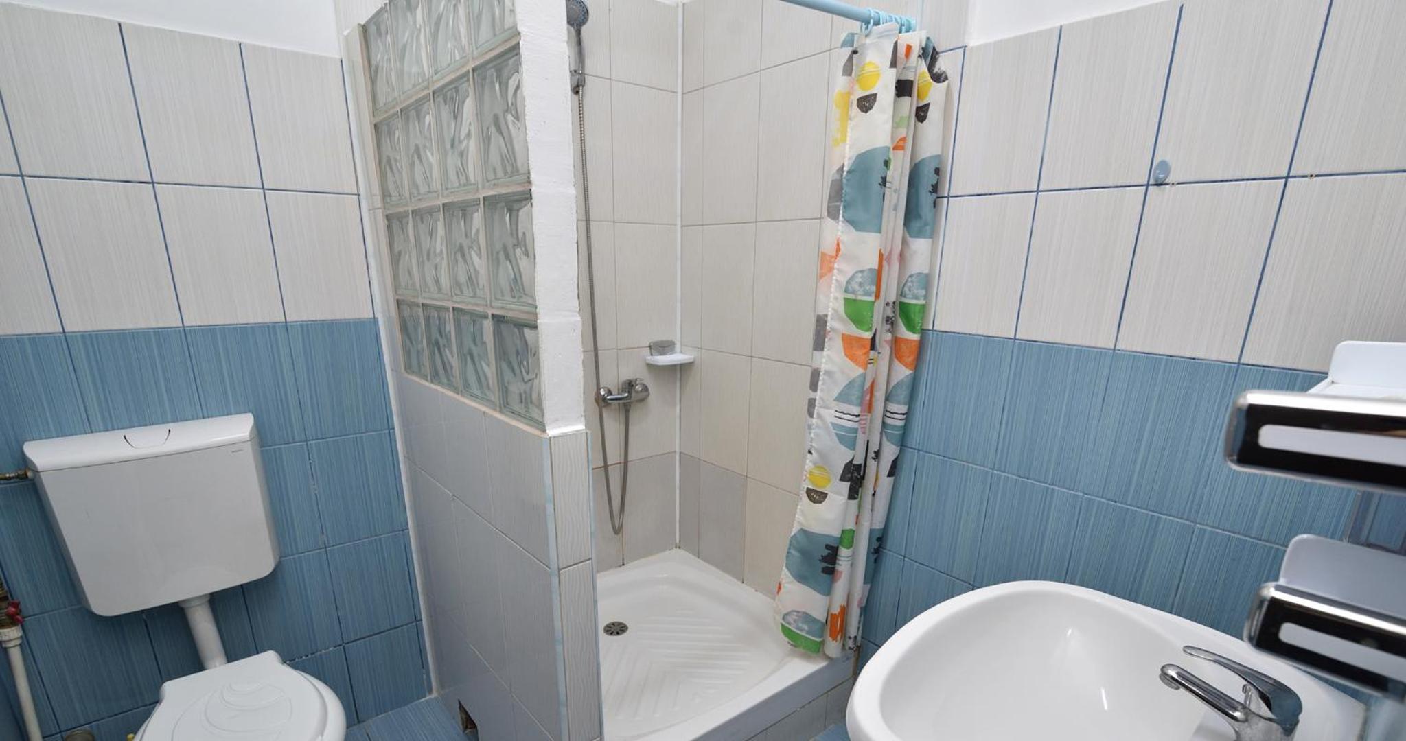 Standard Double/Twin Room - Photo 13