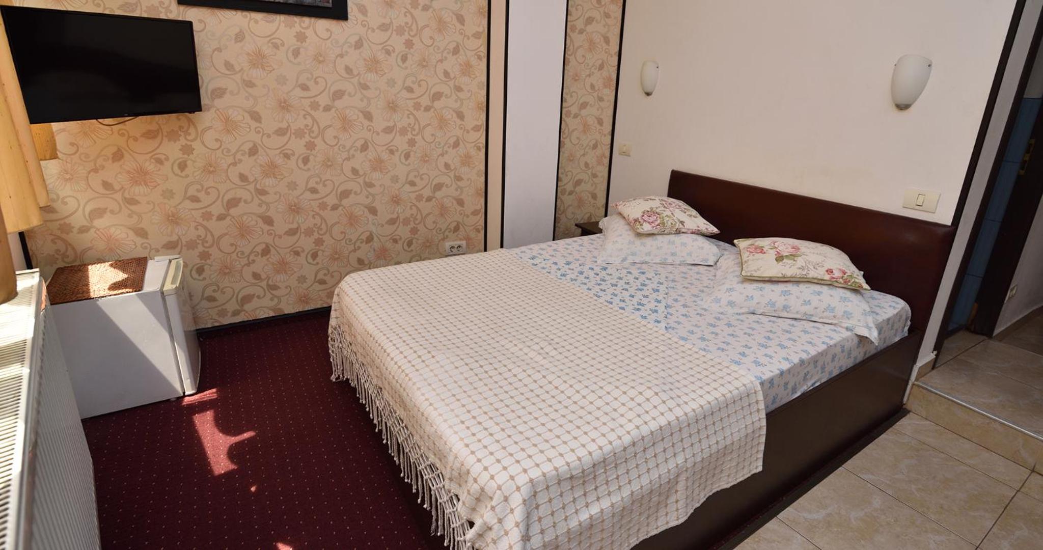 Standard Double/Twin Room - Photo 14
