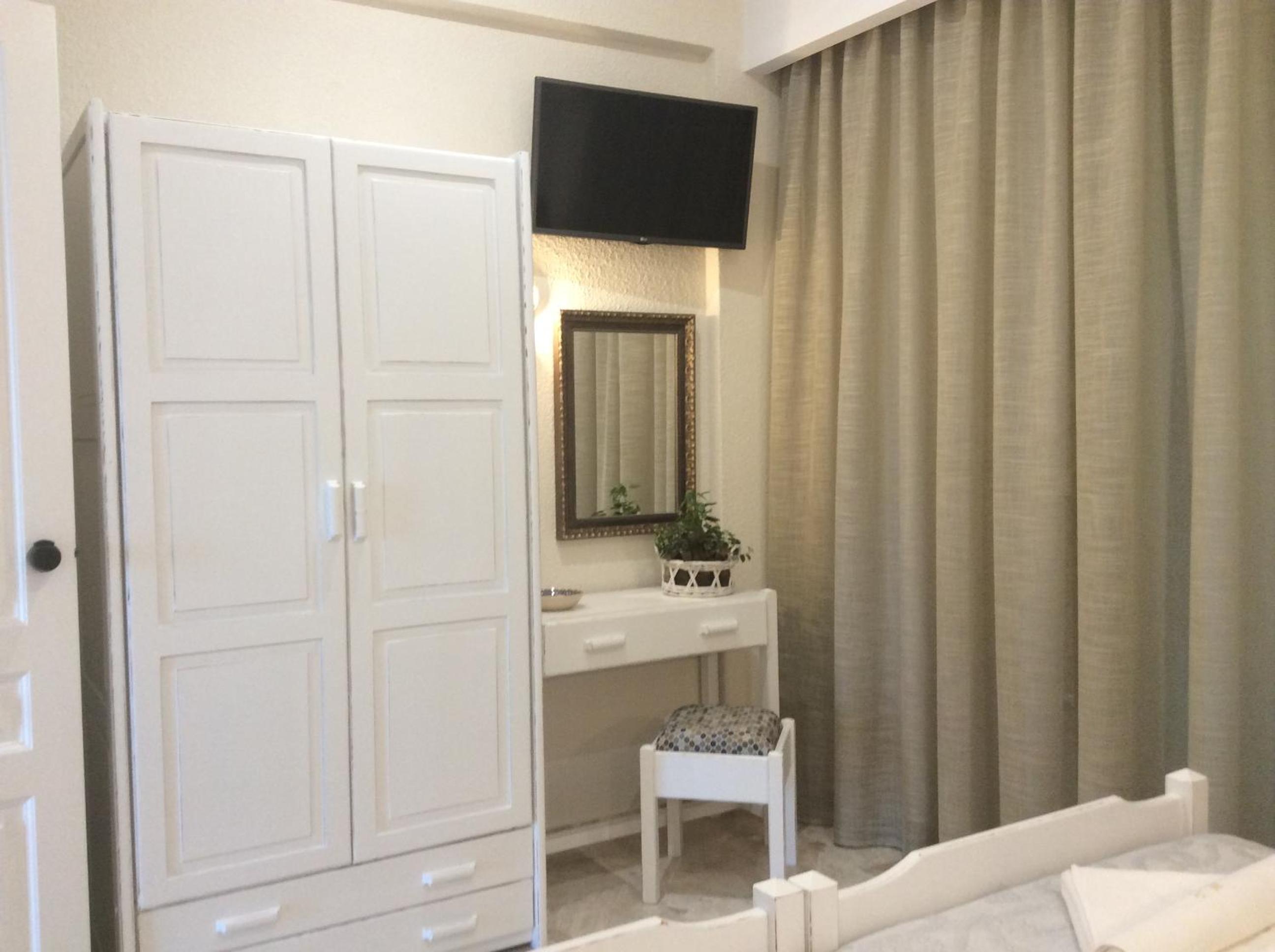Standard Triple Room with Sea View