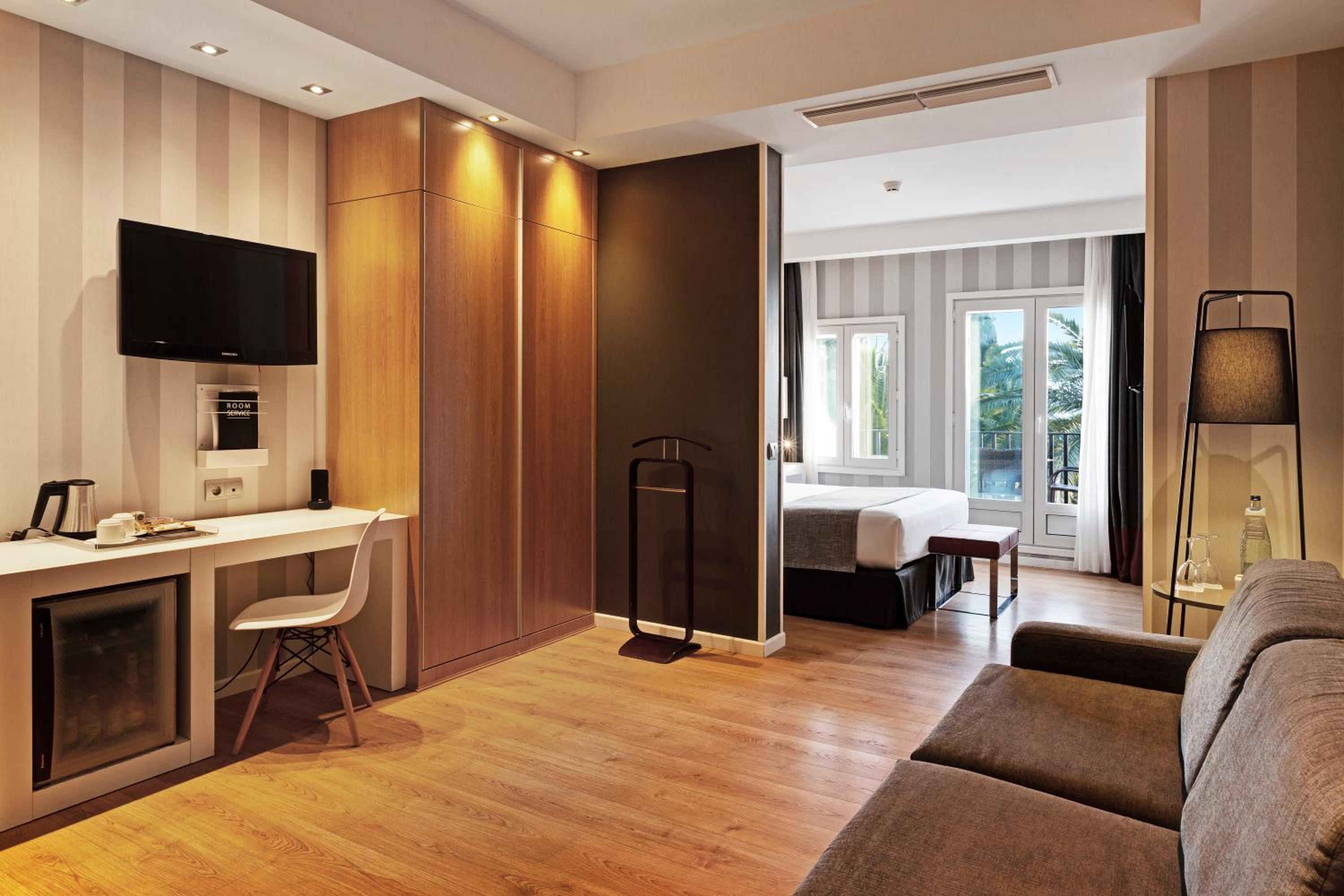 Junior Suite with Terrace - Photo 3