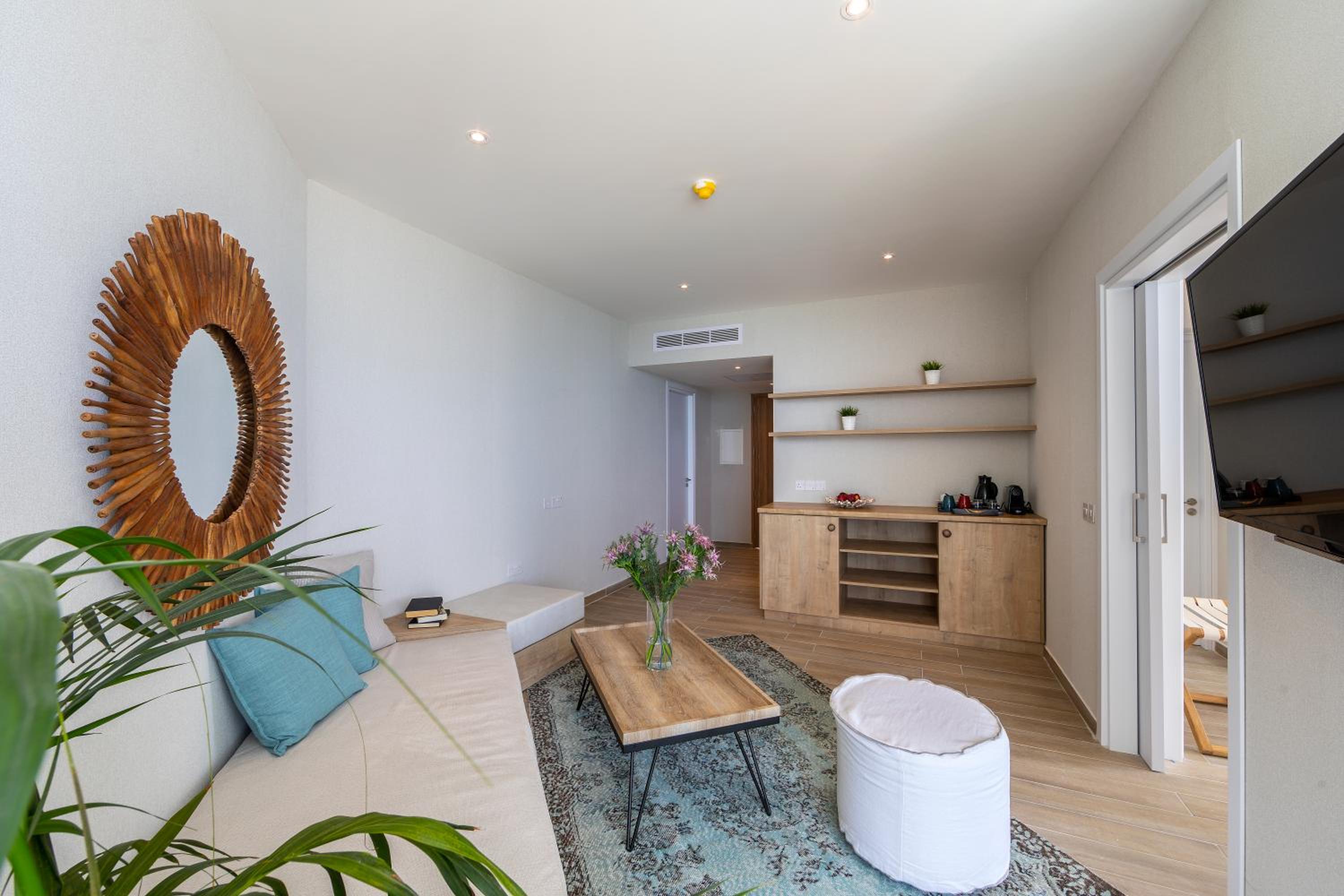 Deluxe Presidential Suite With Panoramic Sea View