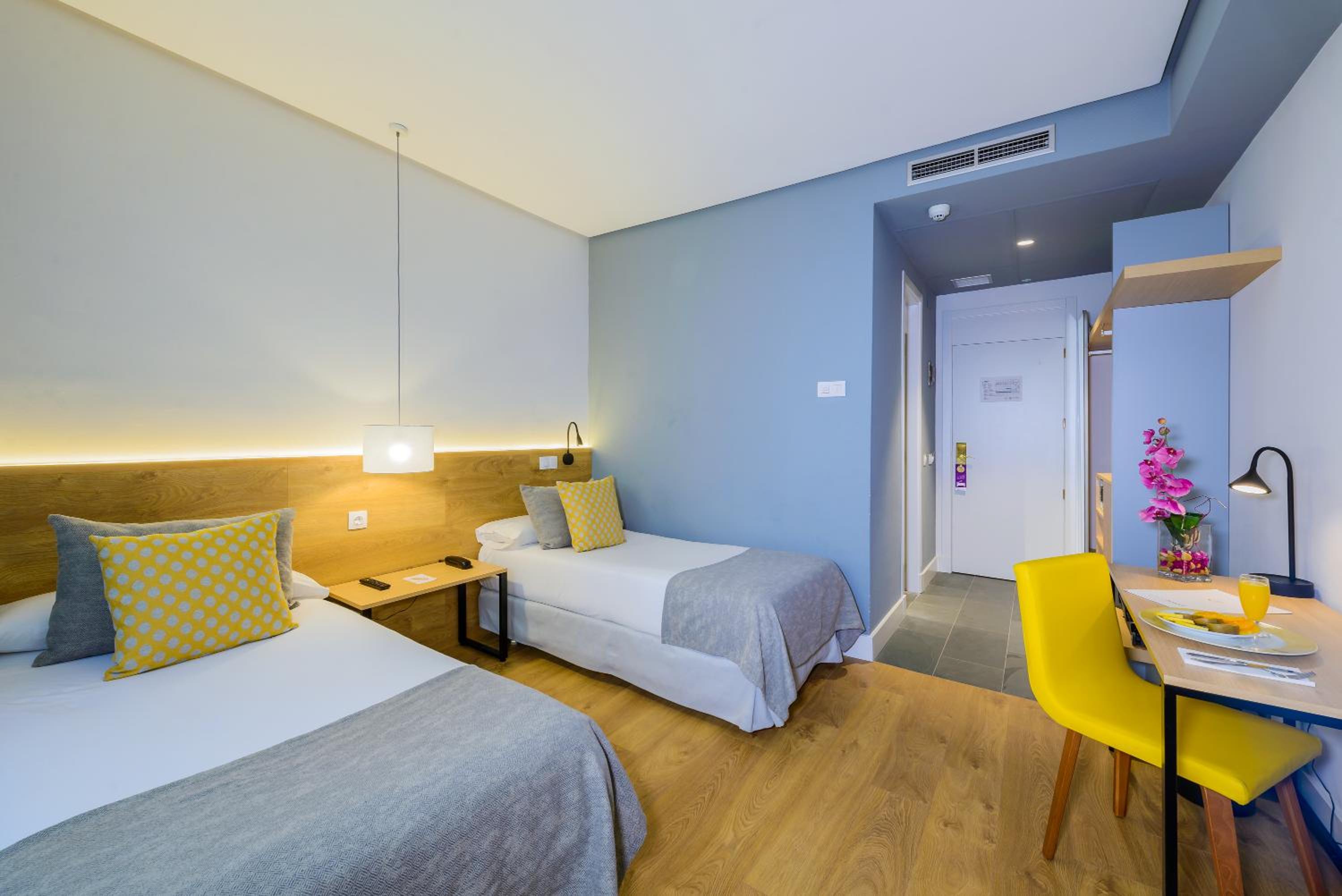 Twin Room with Parking