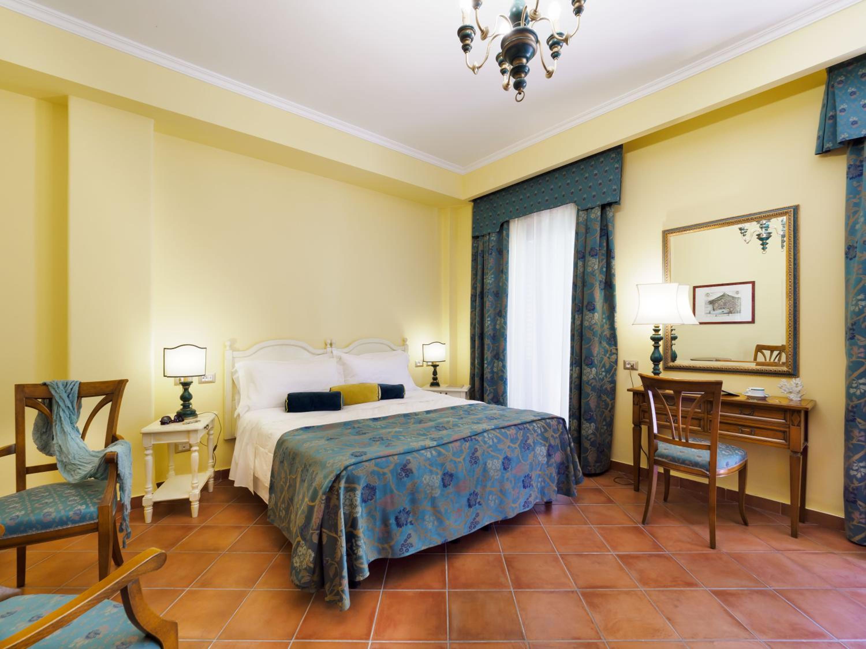 Standard Triple Room - Photo 1