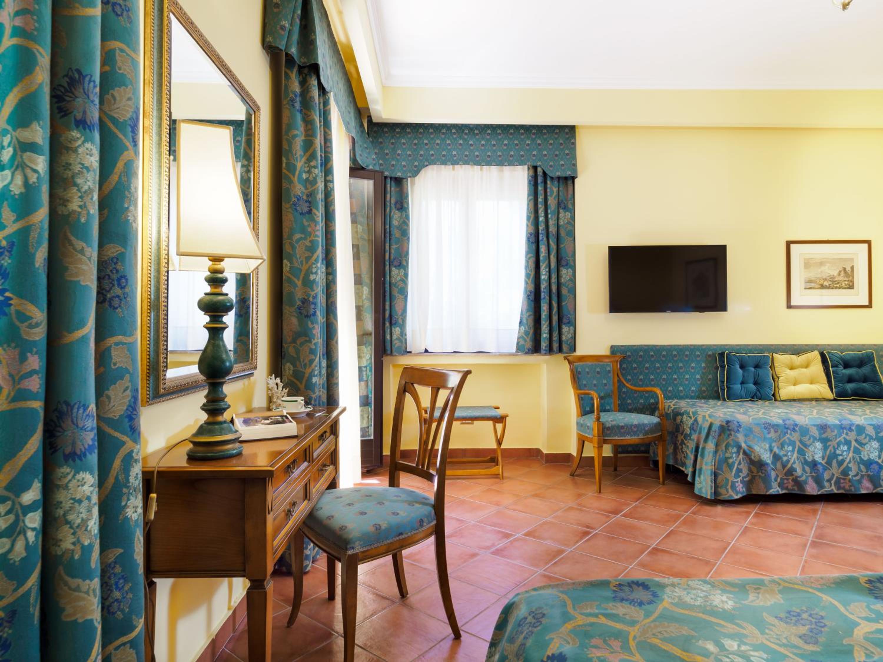 Standard Triple Room - Photo 8