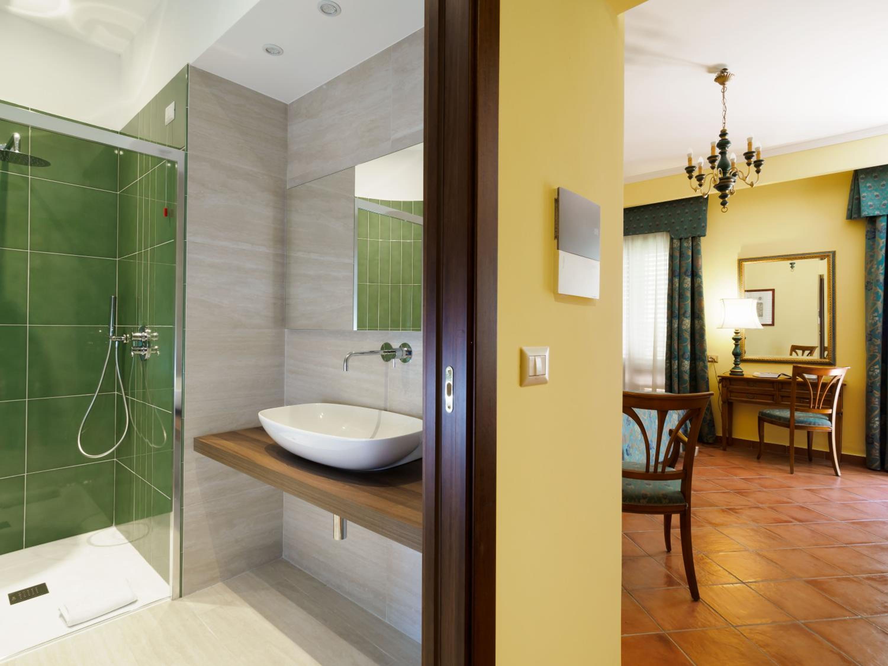 Standard Triple Room - Photo 3