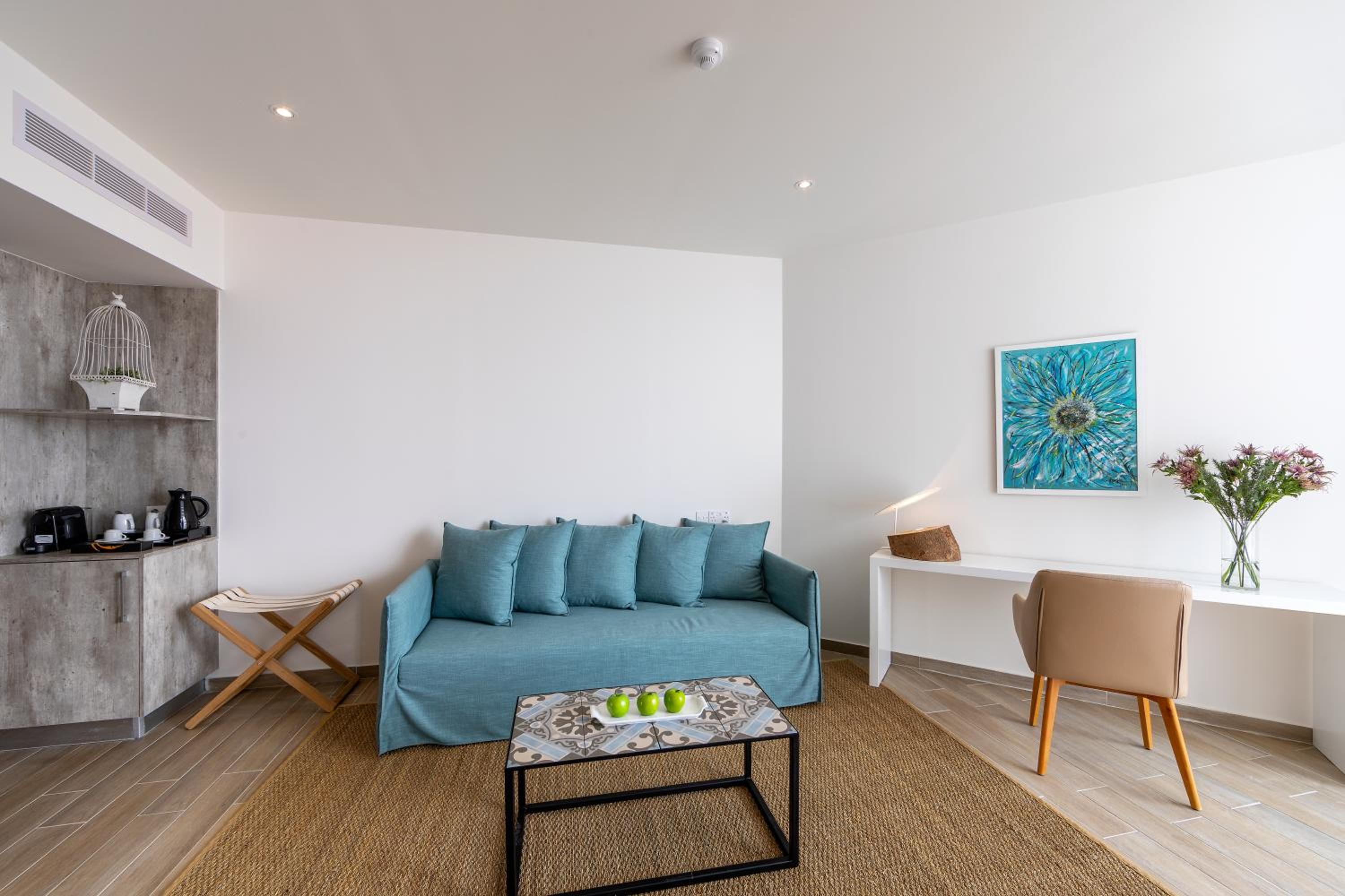 Premium Suite Inland View