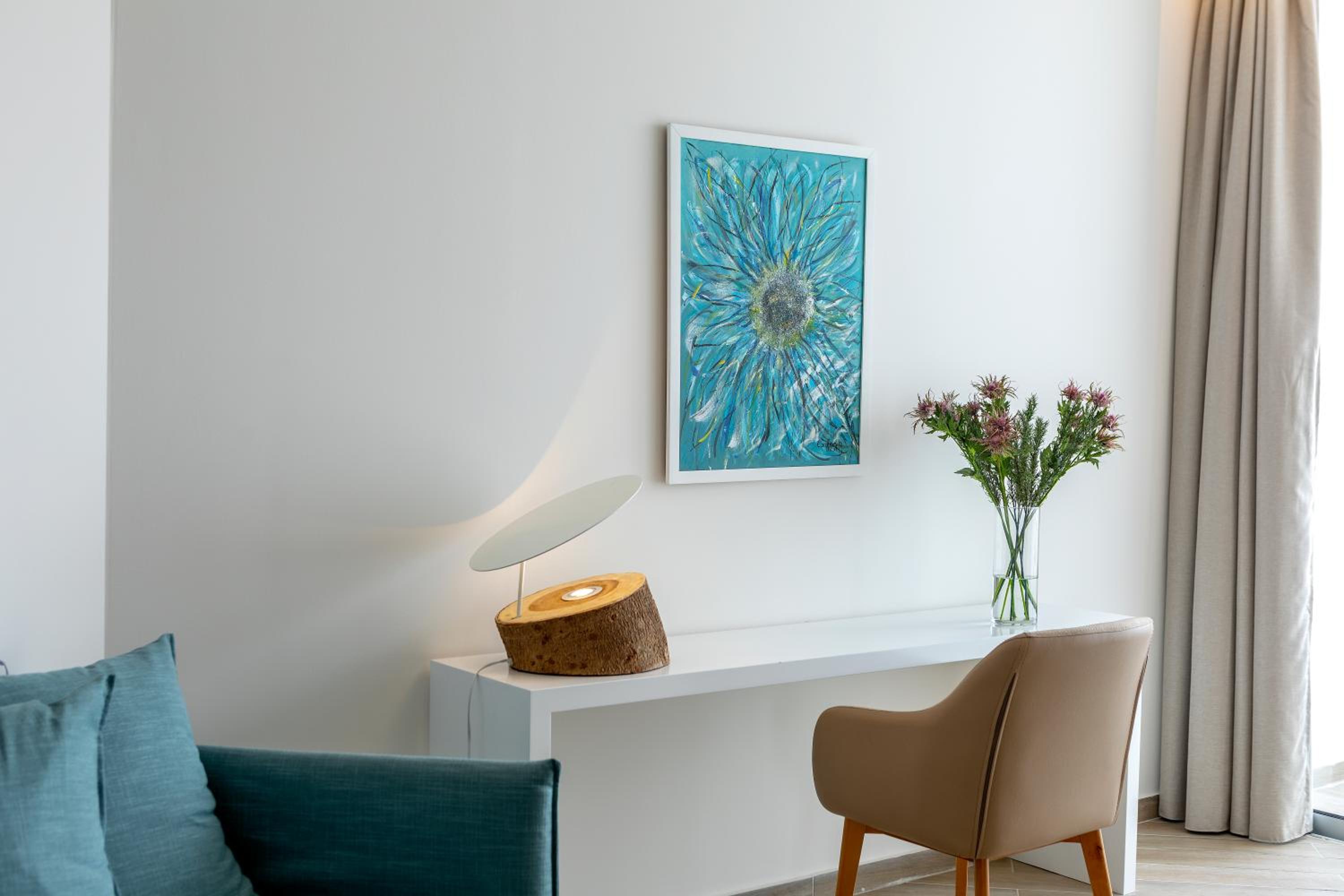 Premium Suite Inland View thumbnail 5