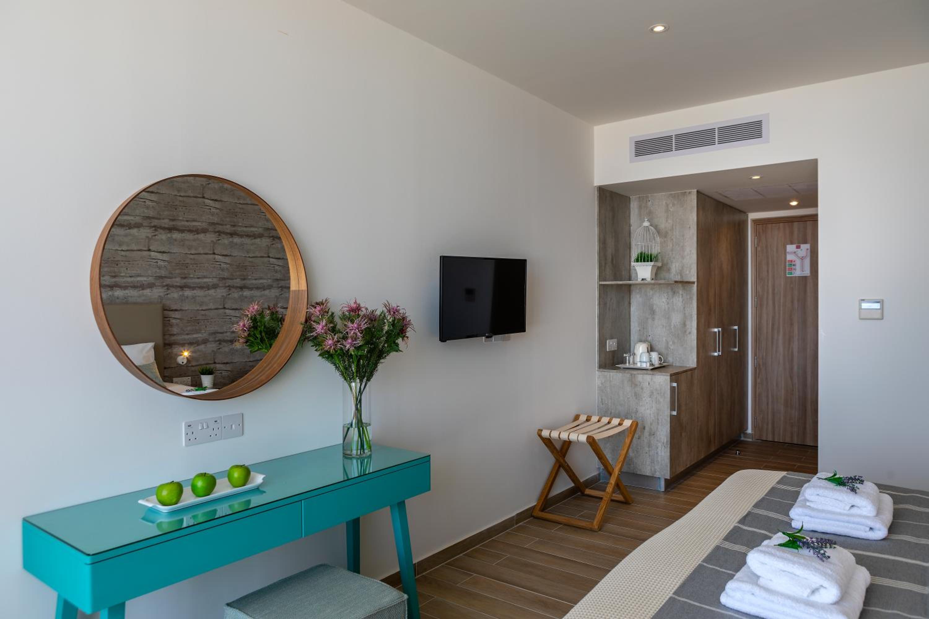 Premium Room with Executive Lounge Access thumbnail 5