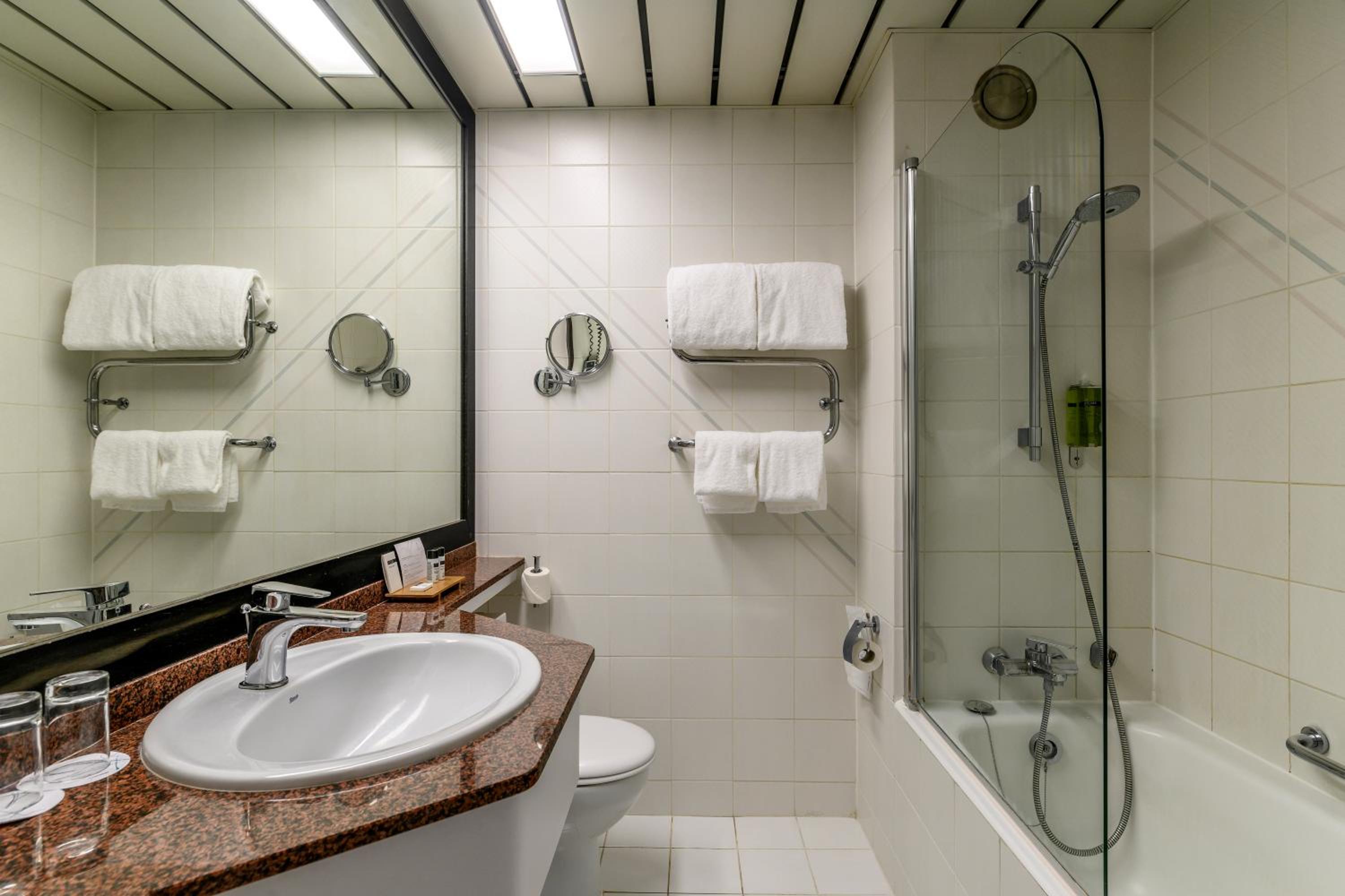 Twin Room - Photo 4