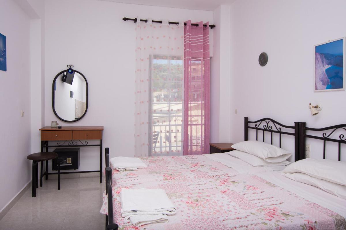 Studio (2 Adults) - Photo 7