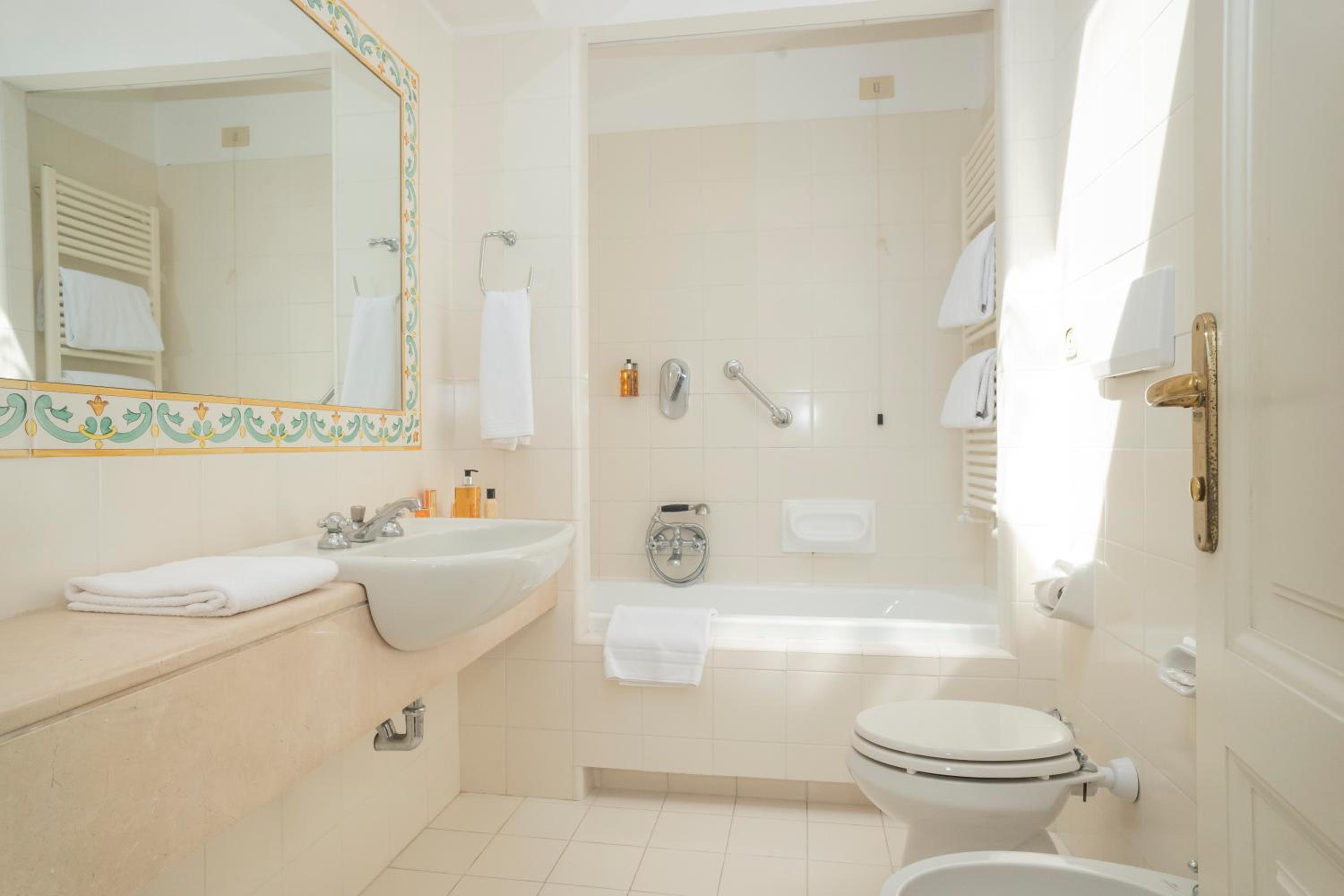 Executive Double Room - Photo 2