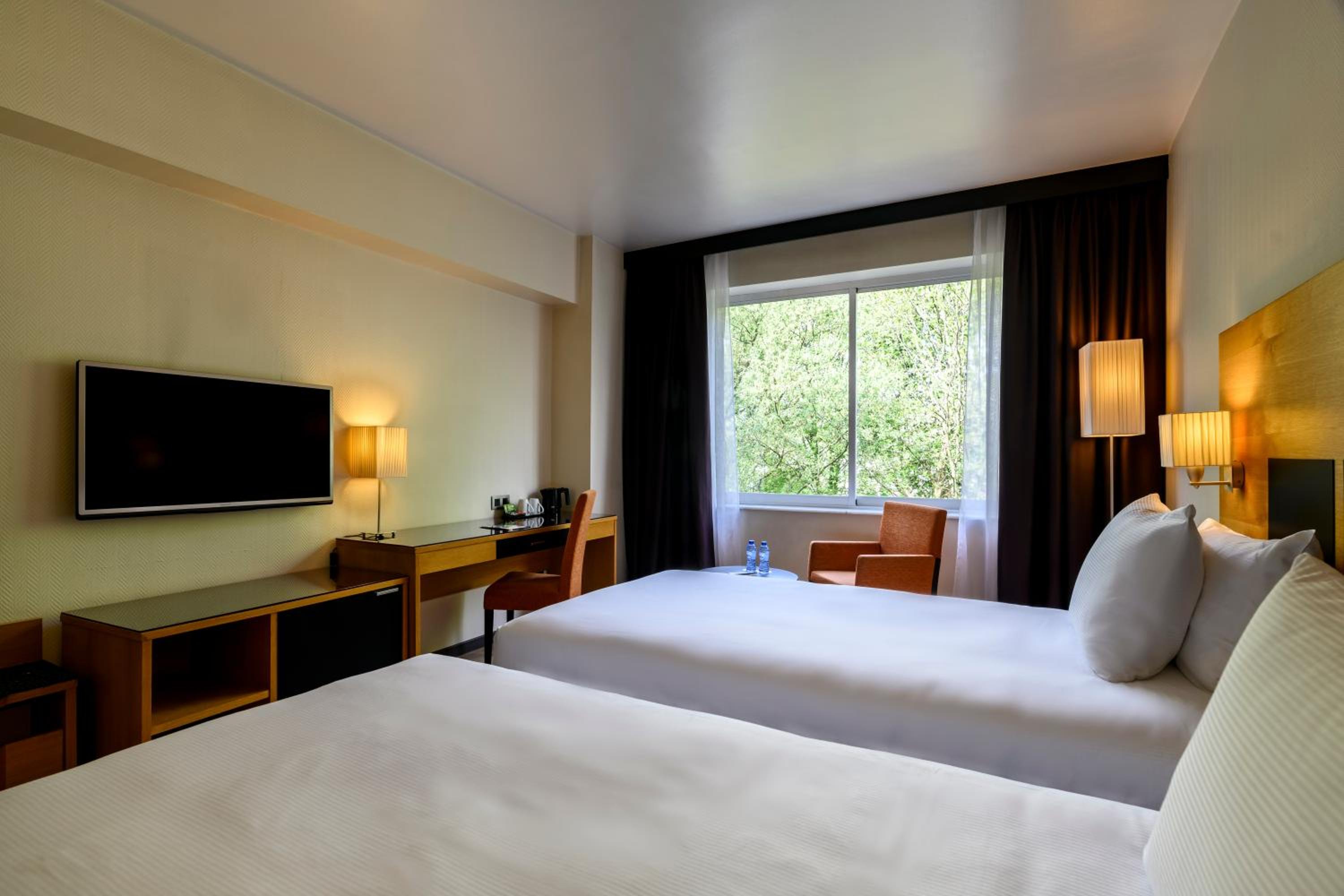 Twin Room - Photo 3
