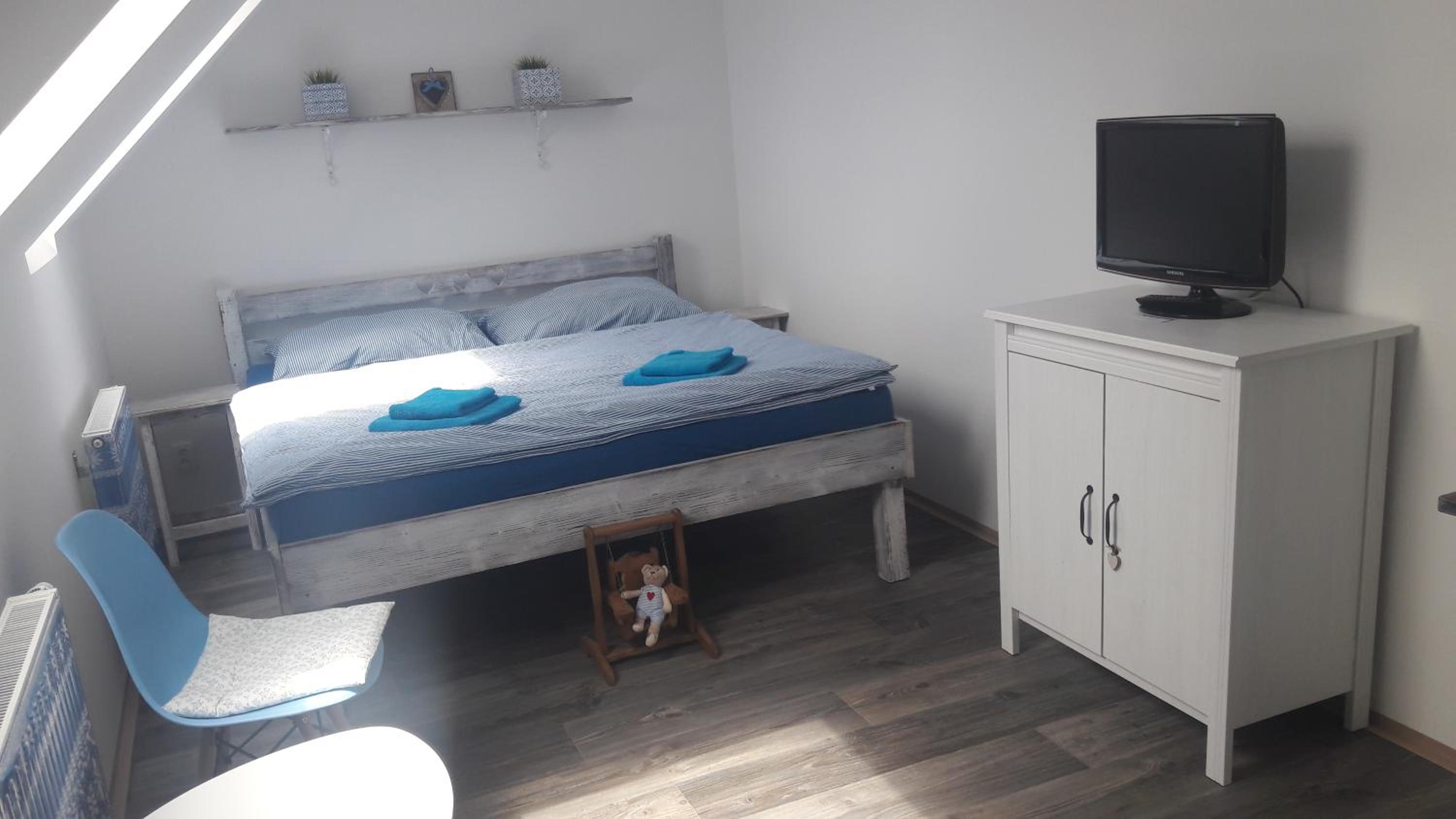 Two-Bedroom Apartment - Photo 3