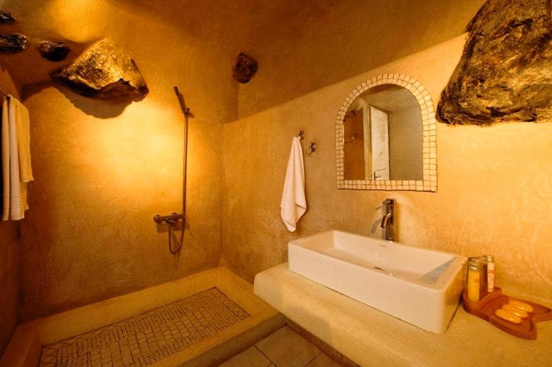 Superior Double room with Caldera and Volcano view photo 3