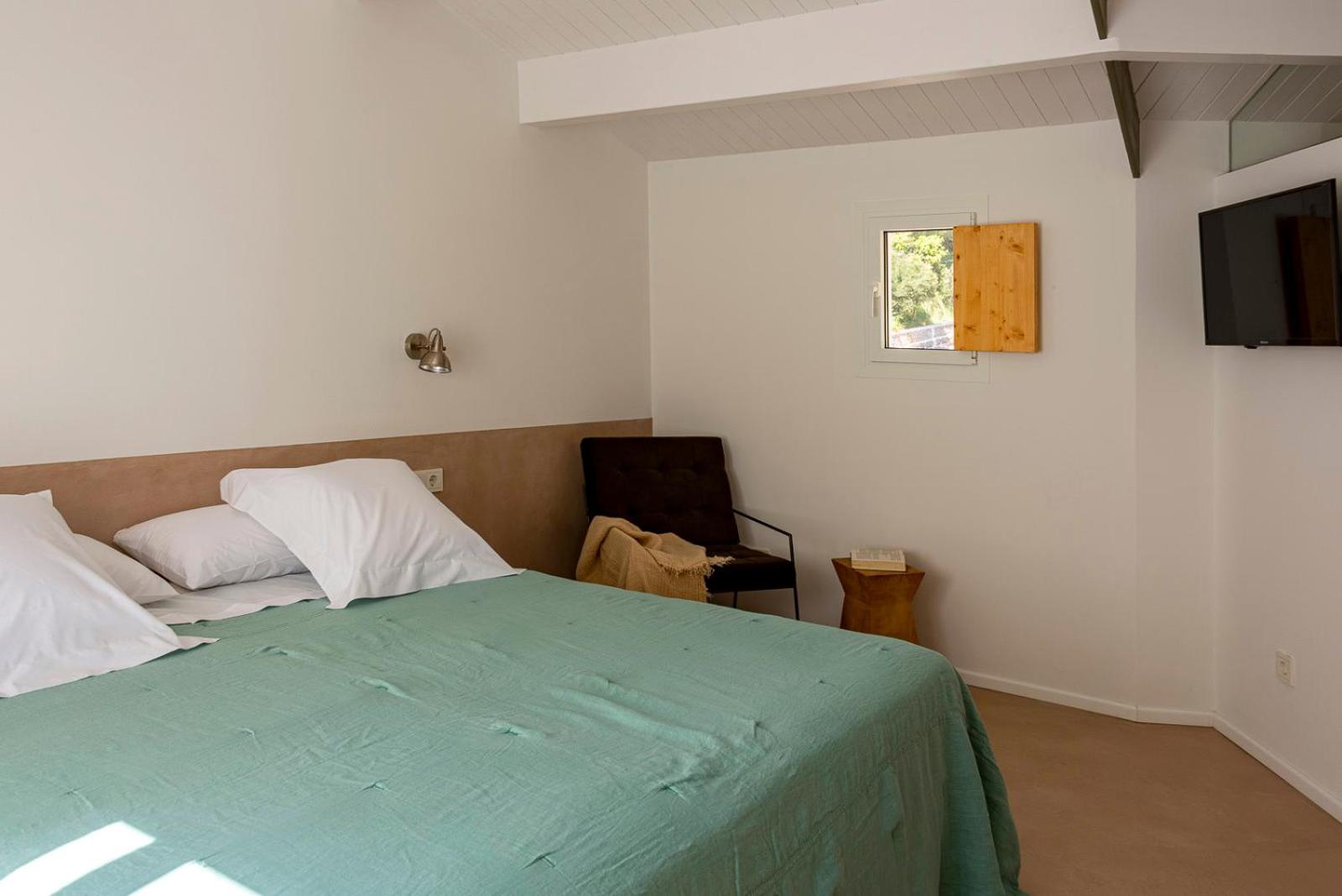 Double Room - Photo 7