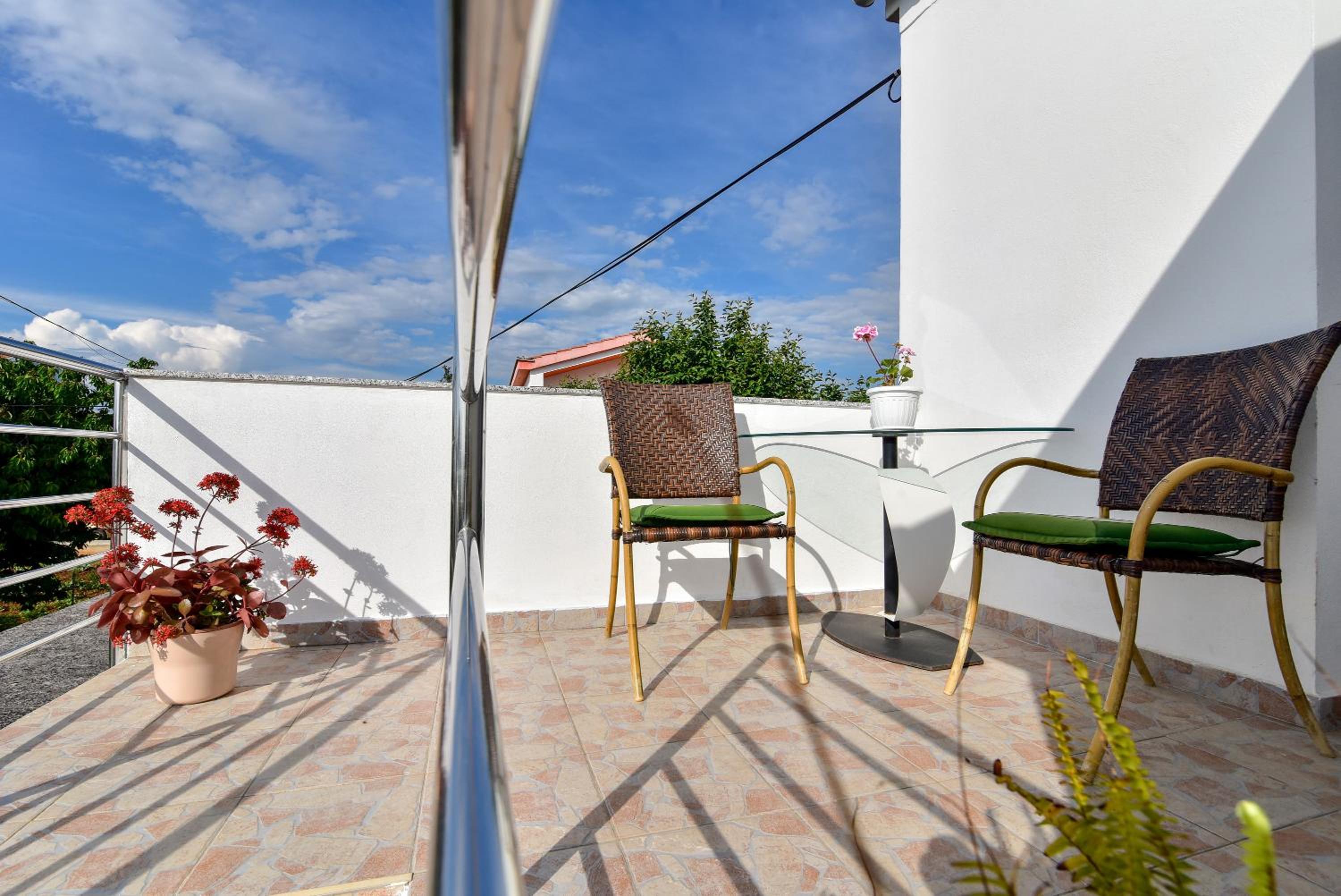 Apartment with Balcony photo 2