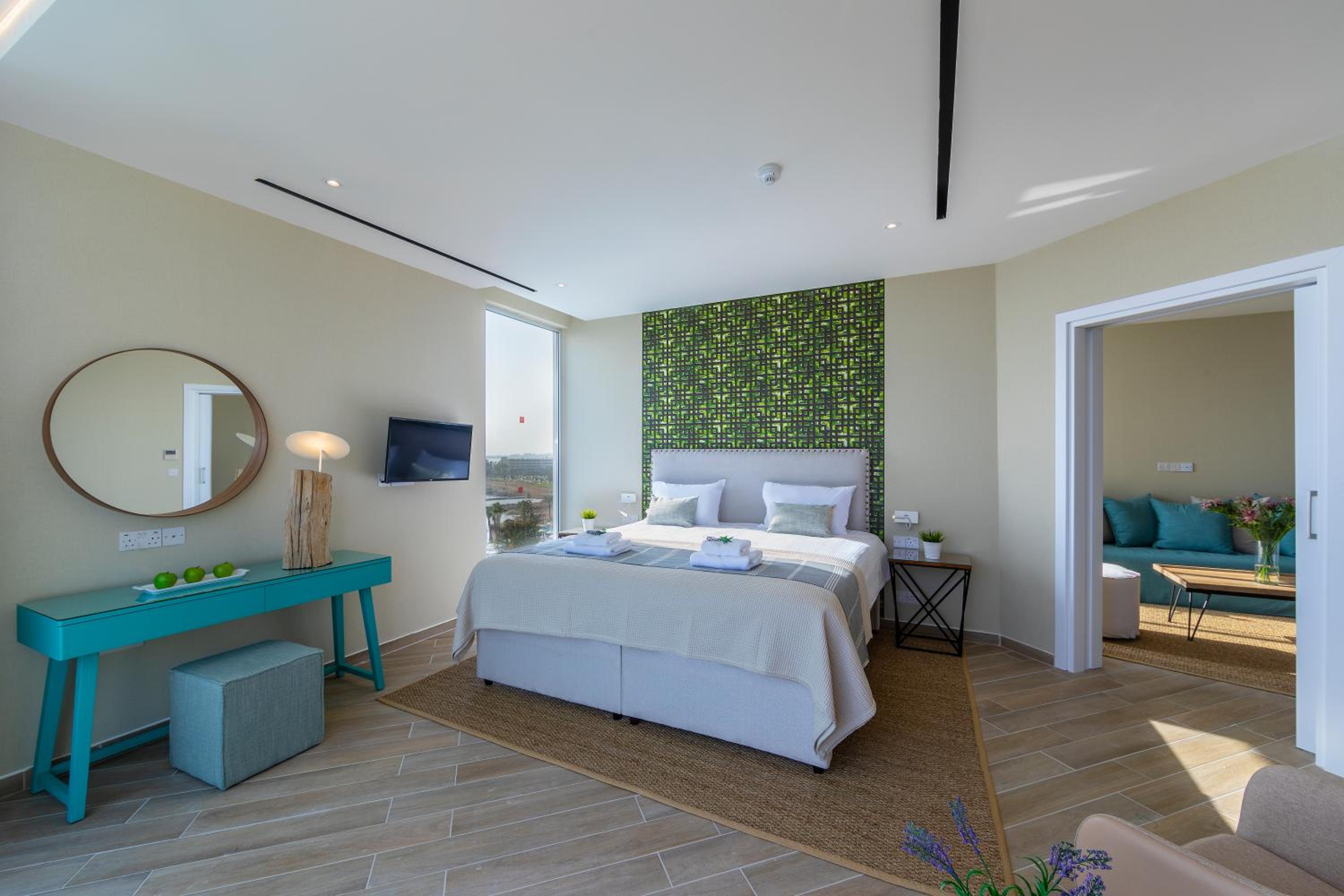 Presidential Suite with Panoramic Sea View thumbnail 5