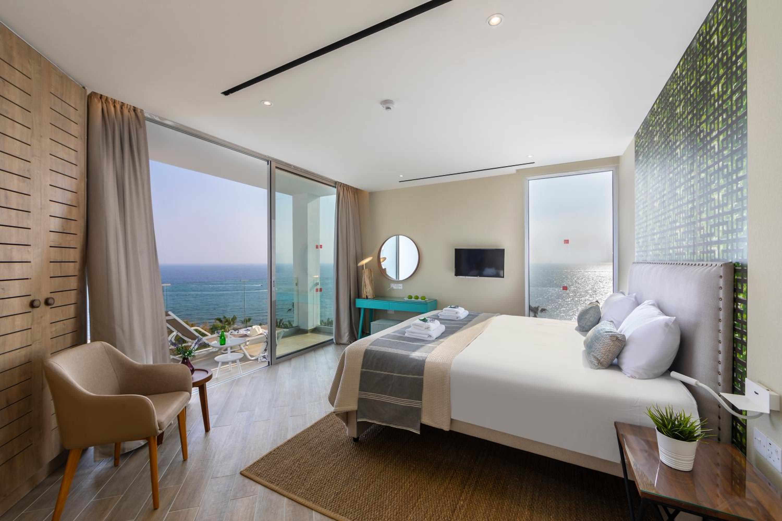 Presidential Suite with Panoramic Sea View