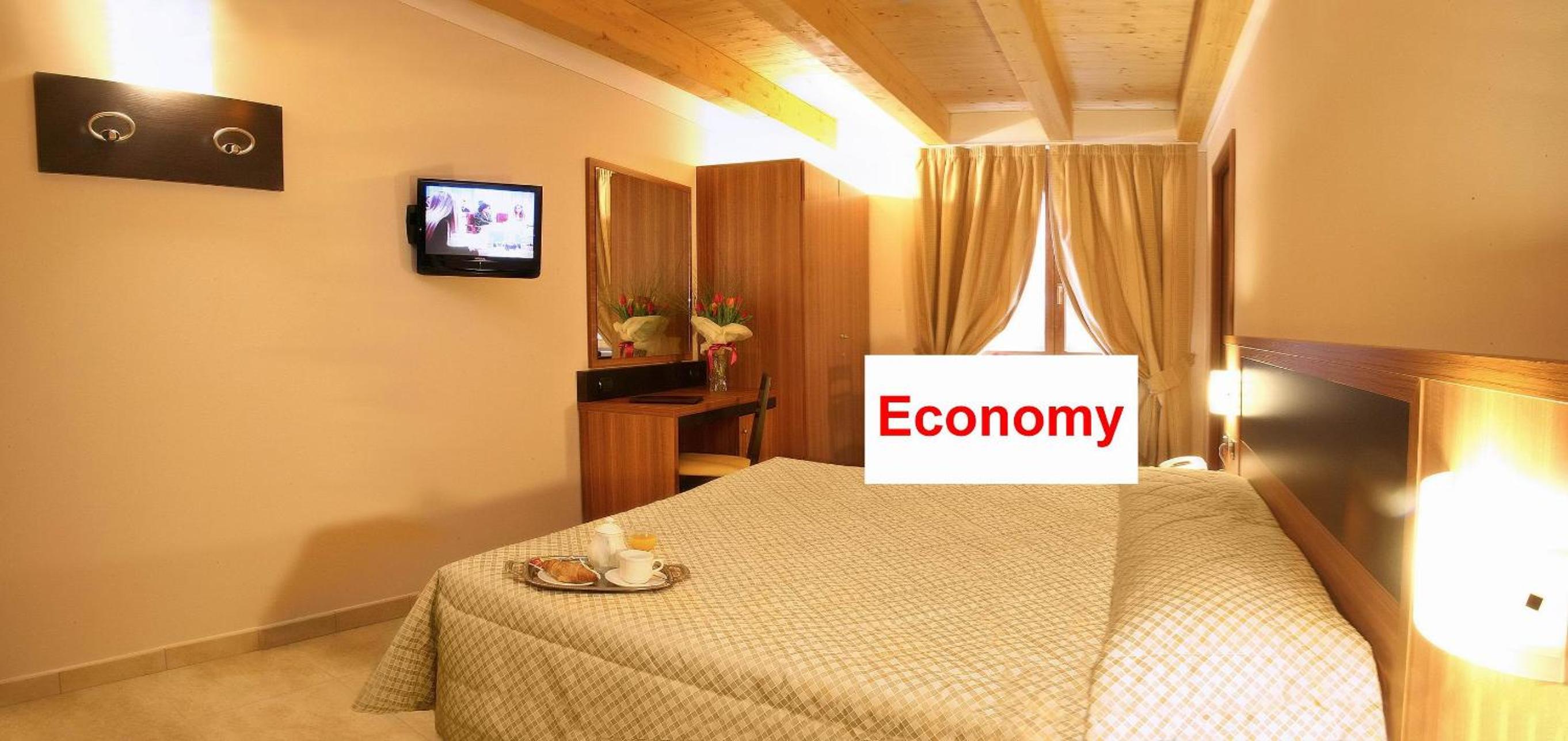 Economy Double or Twin Room without view photo 2