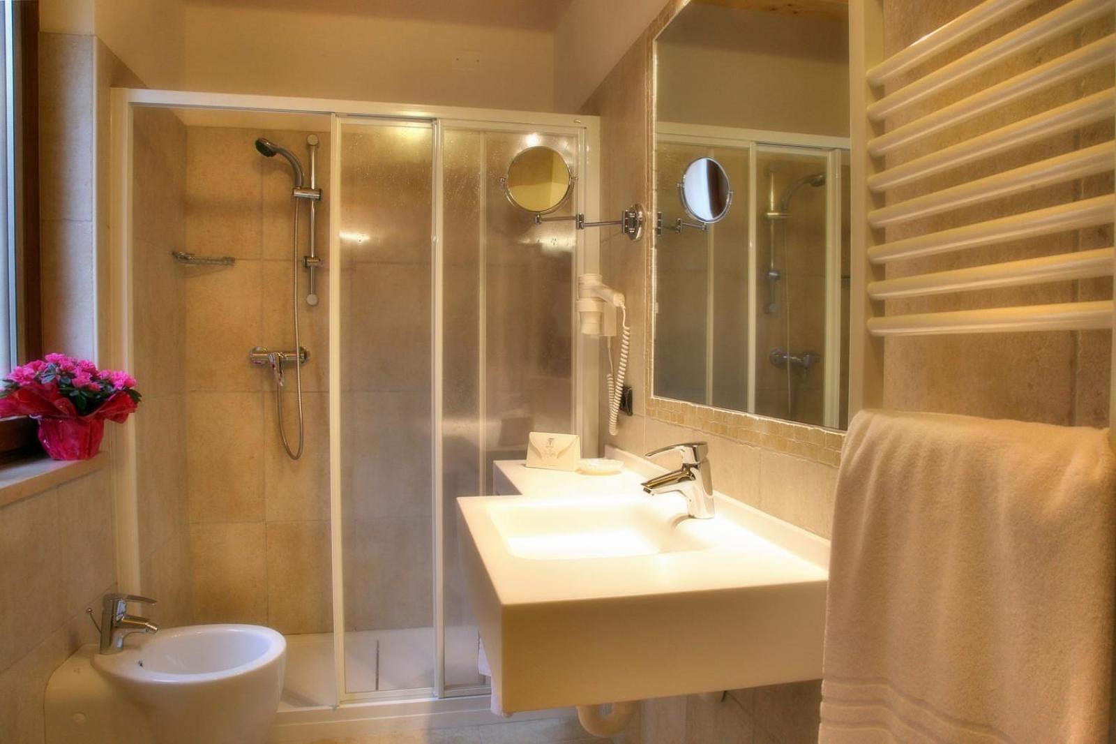 Economy Double or Twin Room without view photo 1