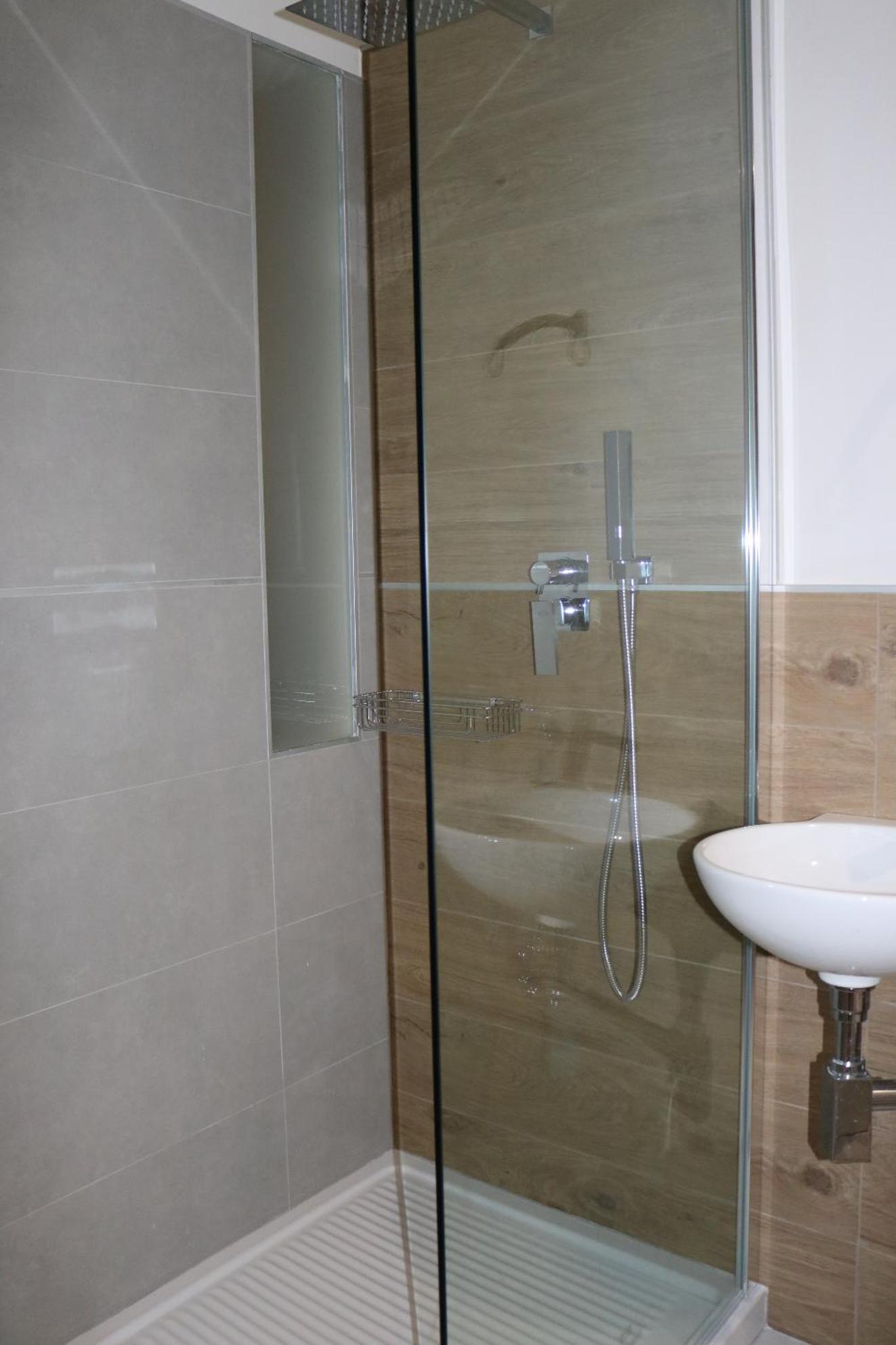 Single Room with Private Bathroom photo 3