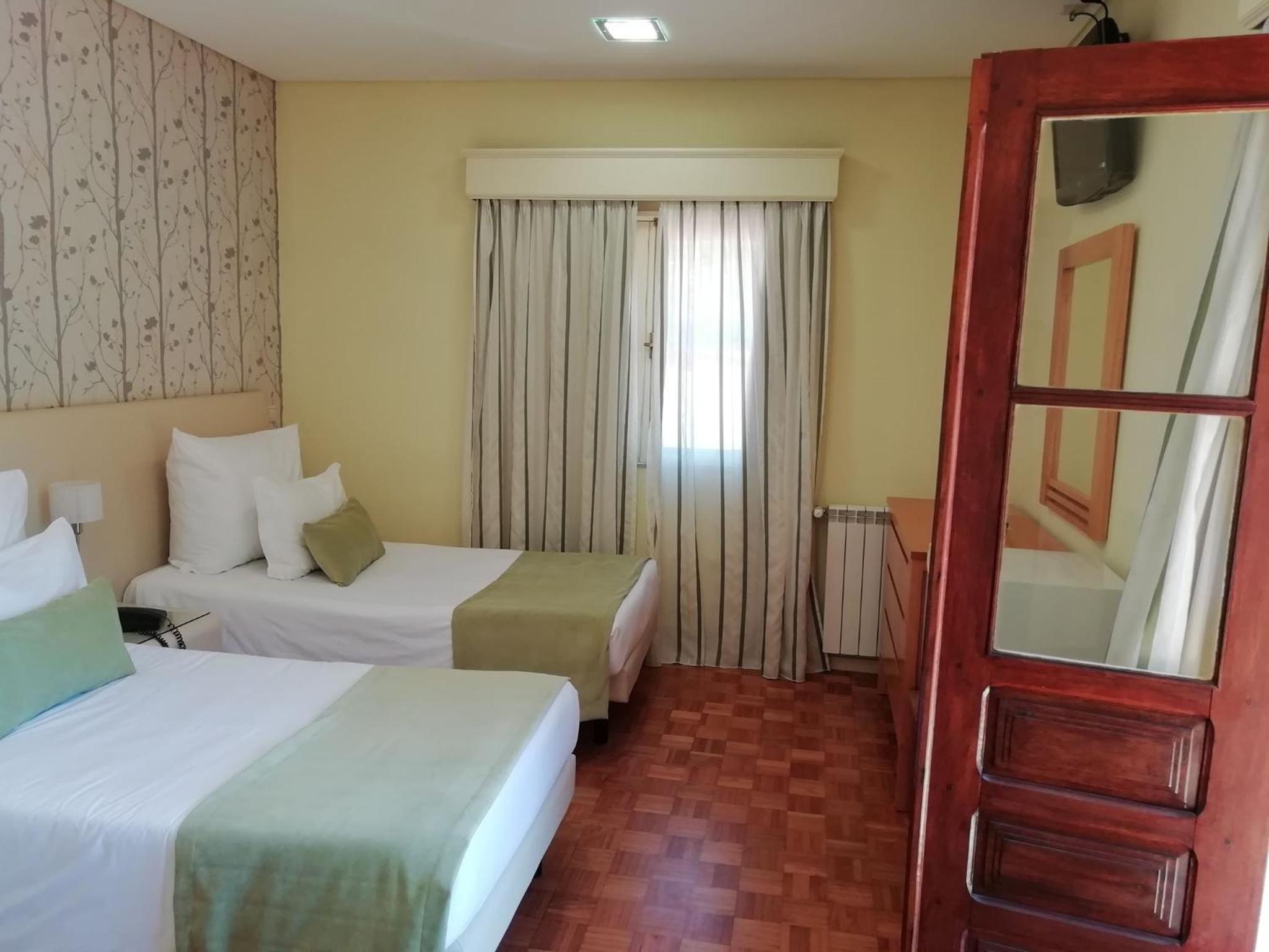 Twin Room with Balcony photo 2