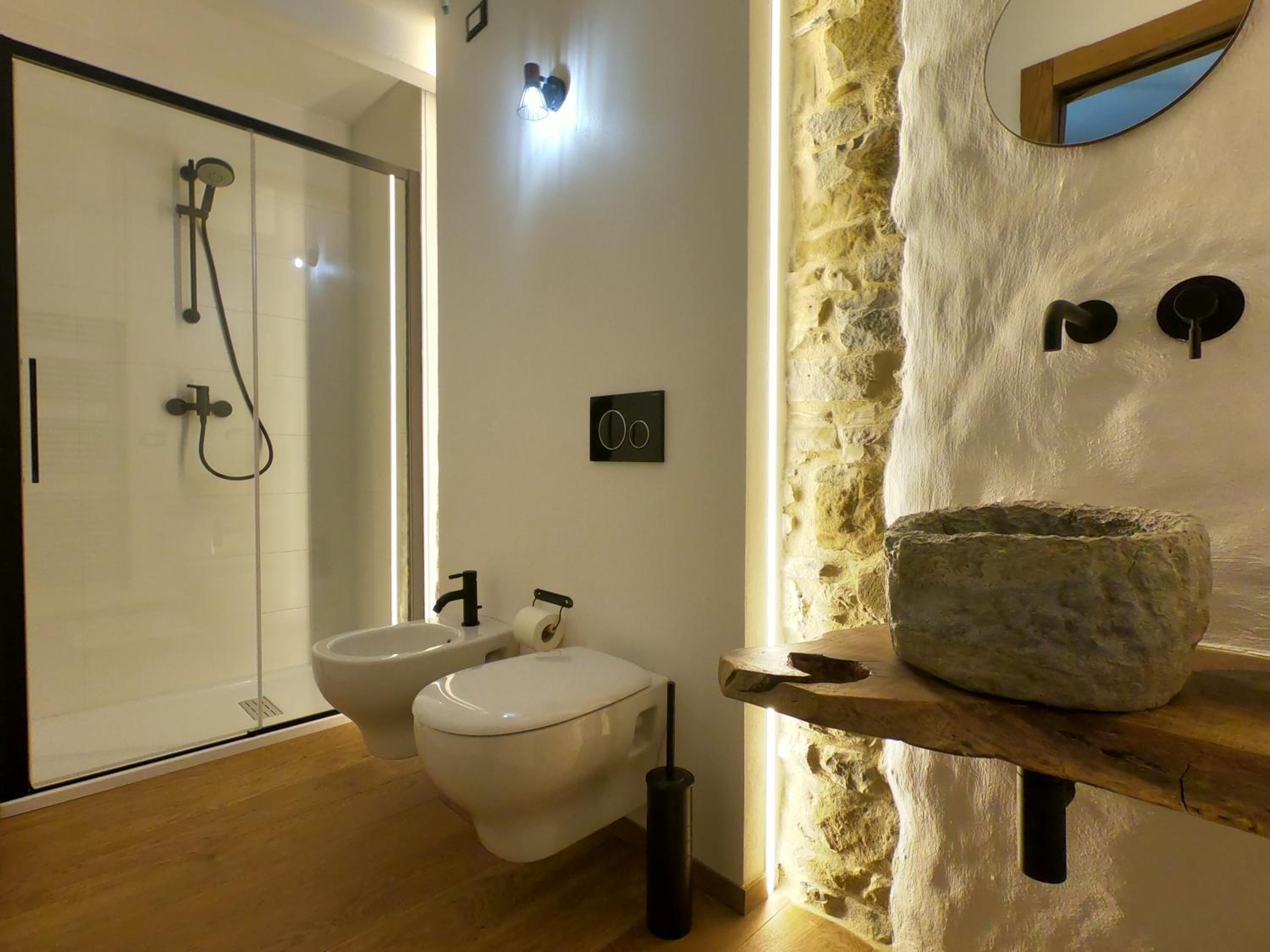 Deluxe Double Room with Balcony photo 2