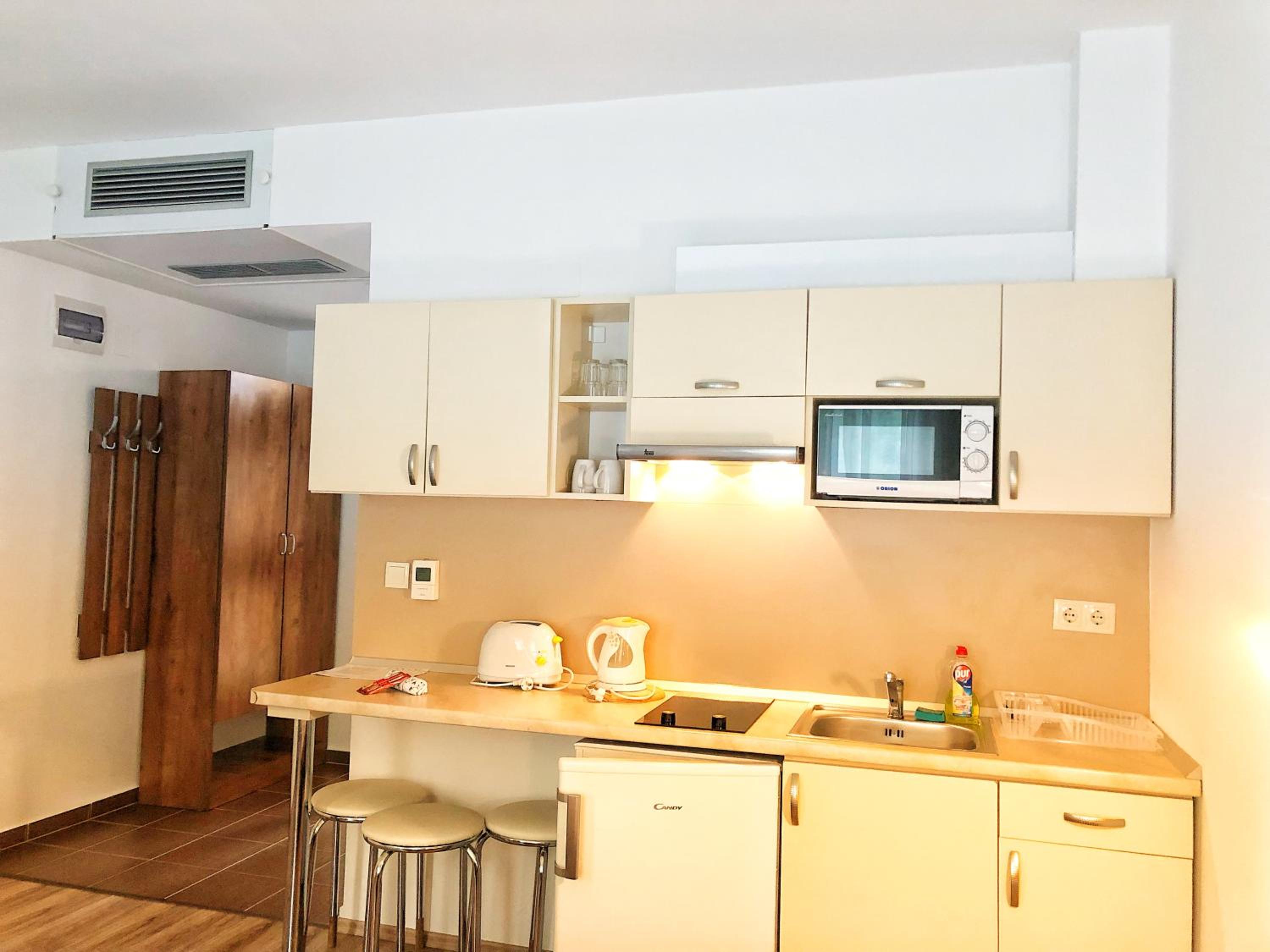 One-Bedroom Apartment - Photo 7