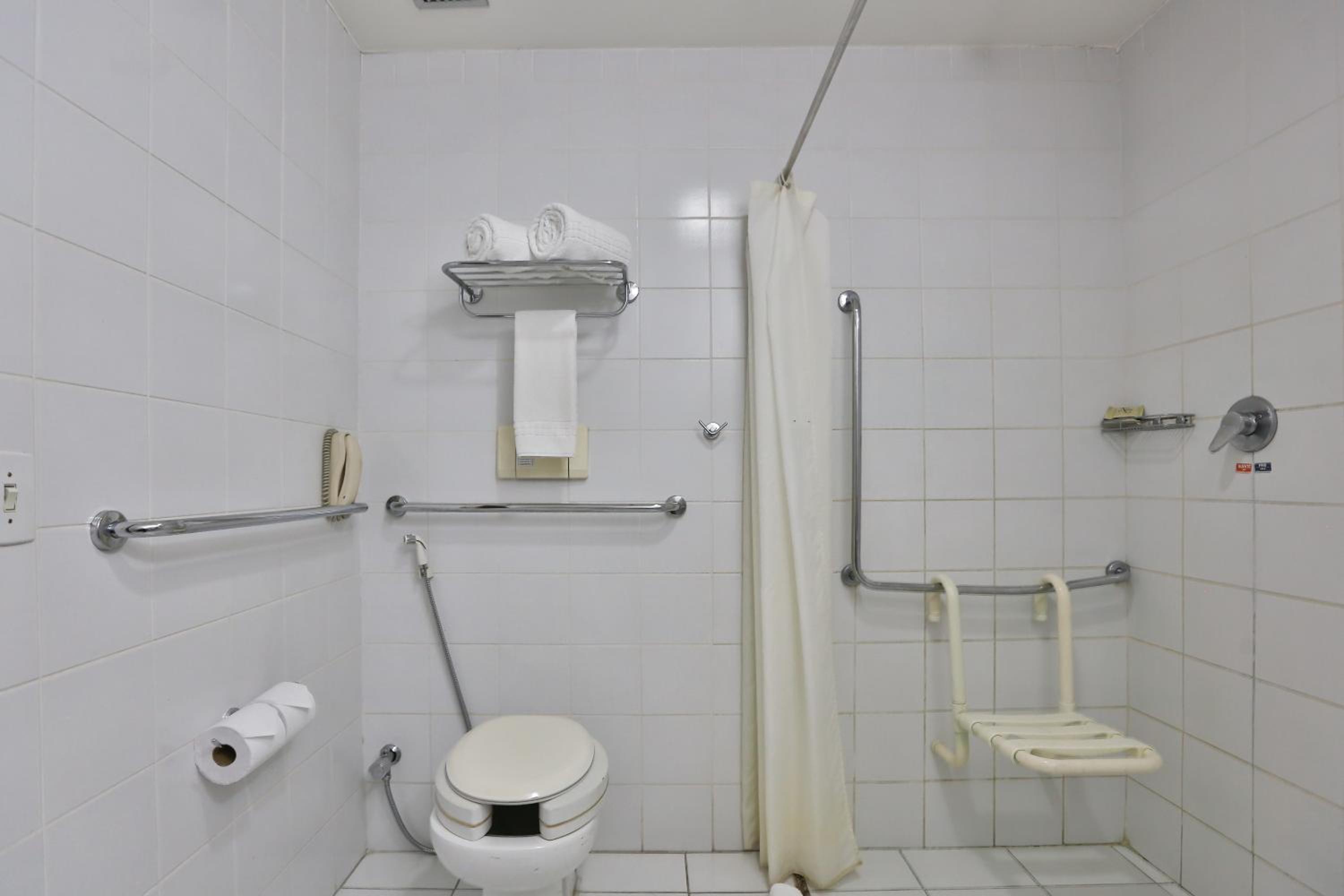 Slaviero Hotel São Paulo Downtown — Quarto Premium com 2 camas solteiro - Acessível para hospedes com mobilidade reduzida