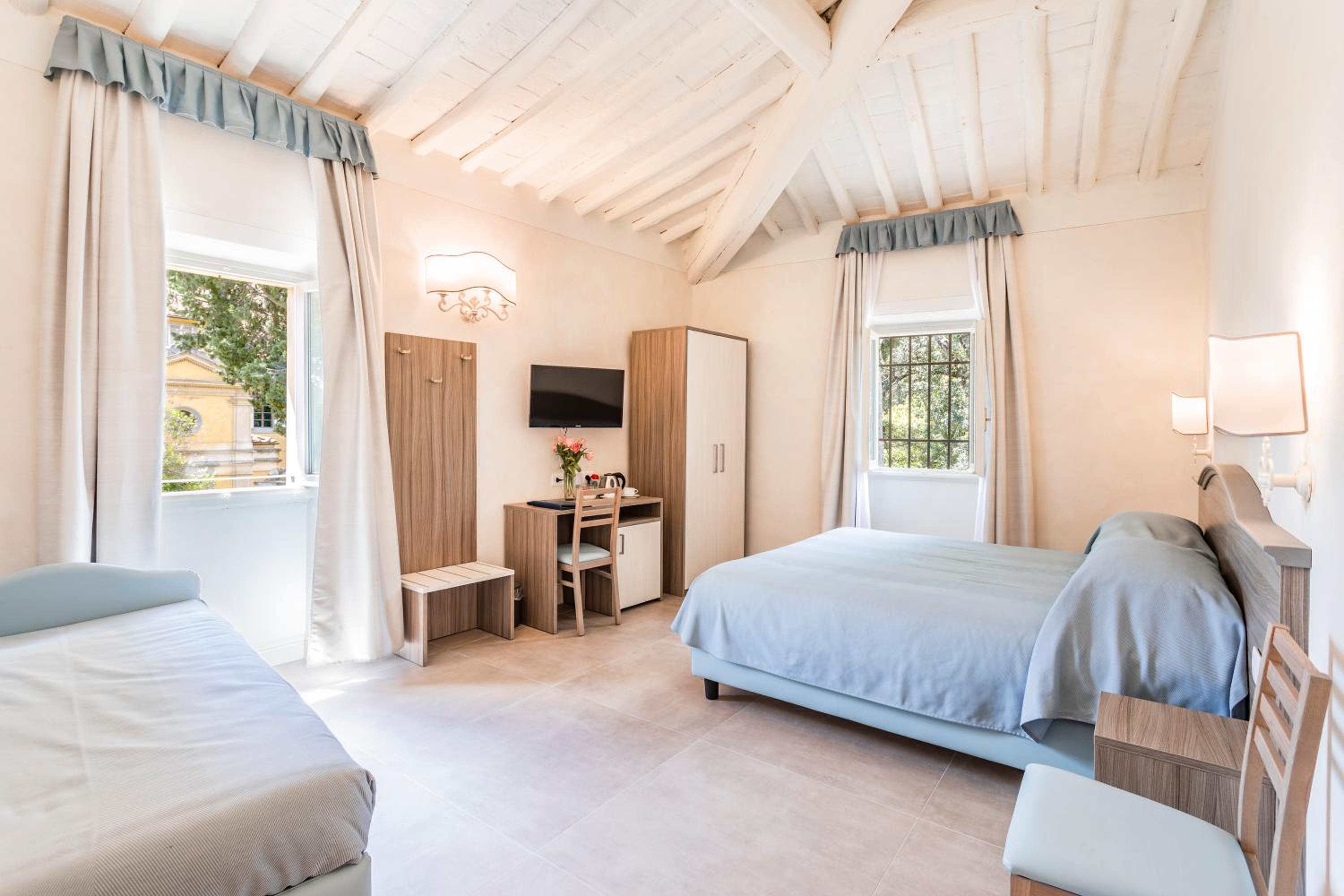 Large Double Room - Photo 7