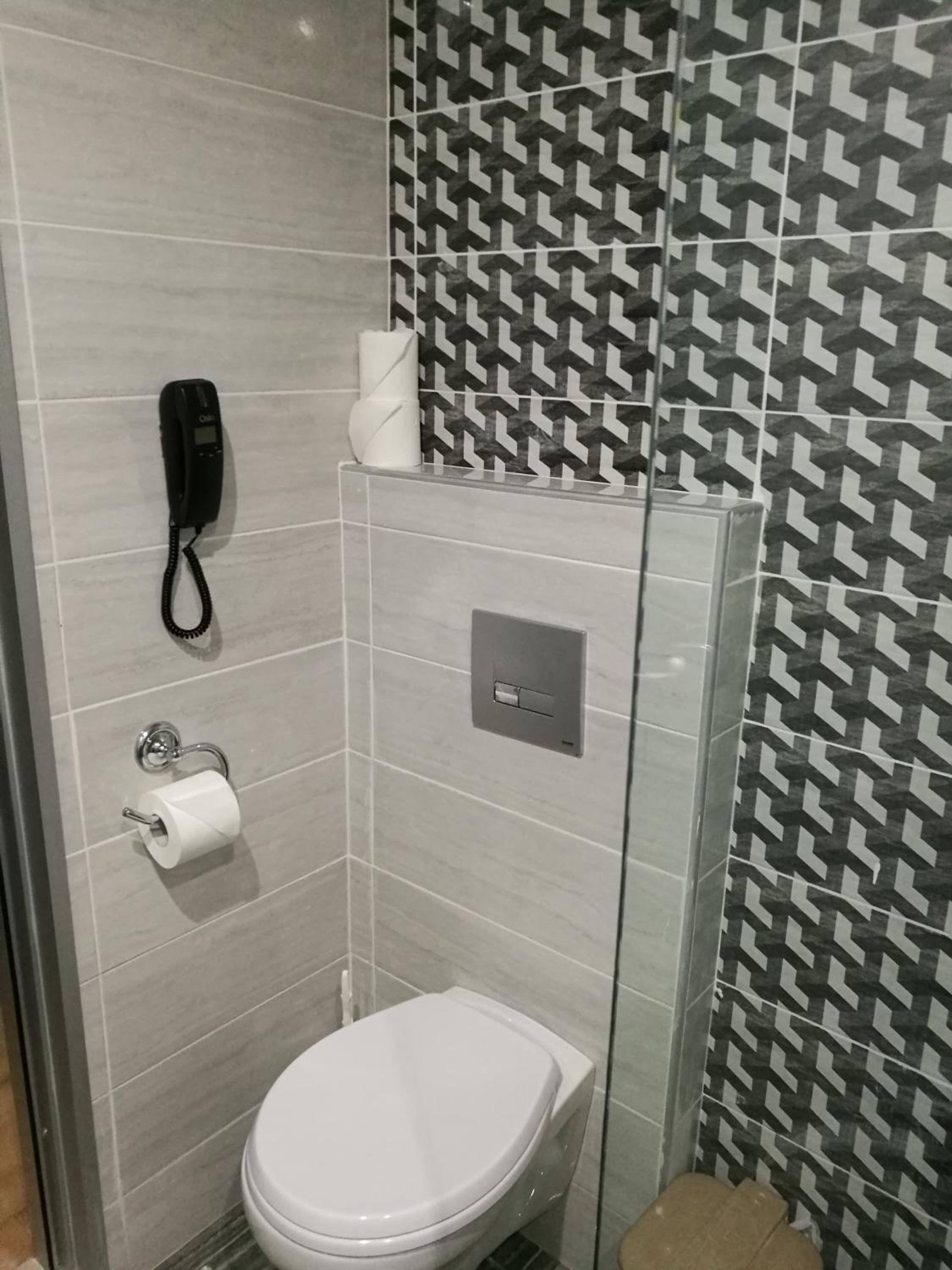Double Room with Balcony - Photo 5