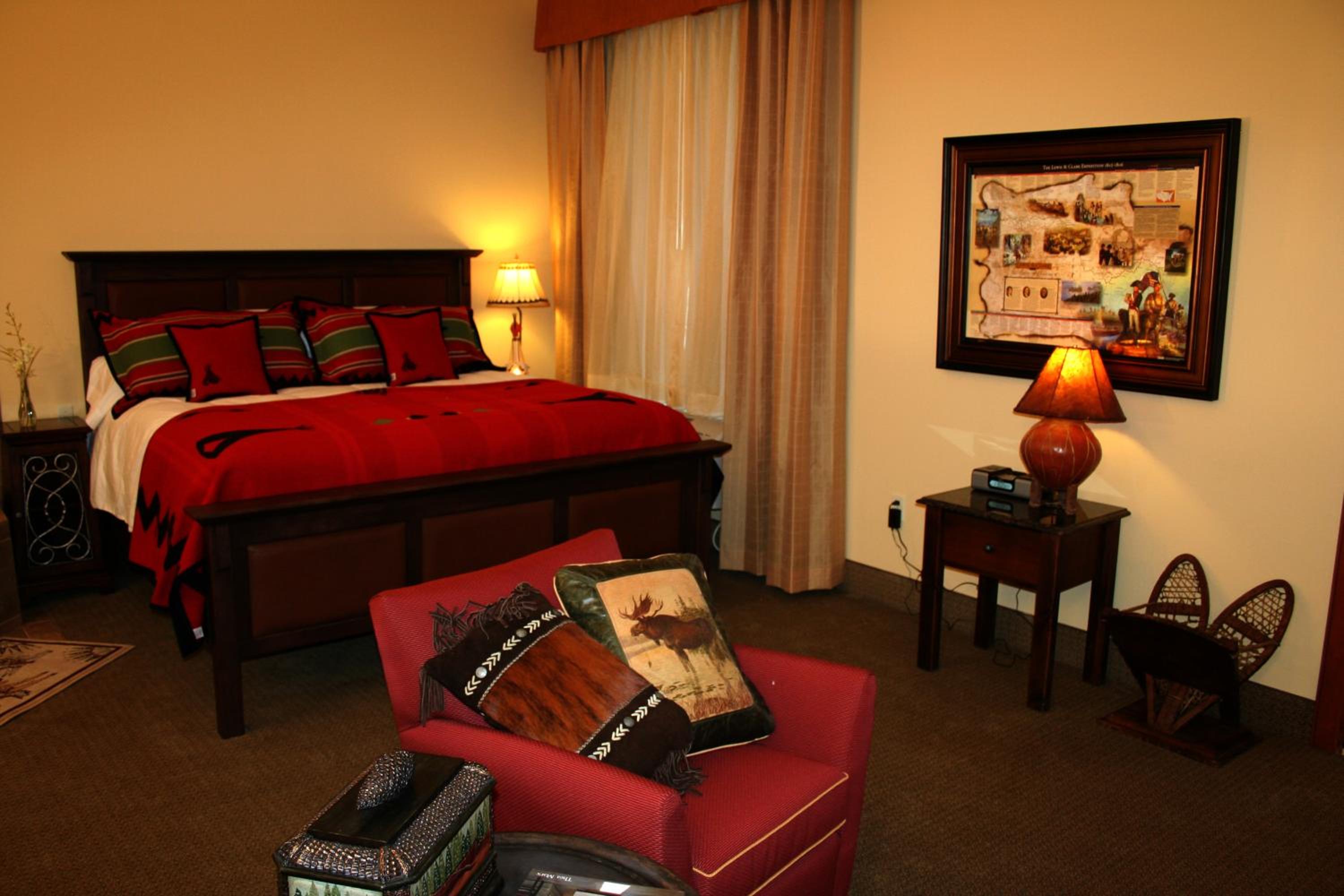 Deluxe suite with spa bath